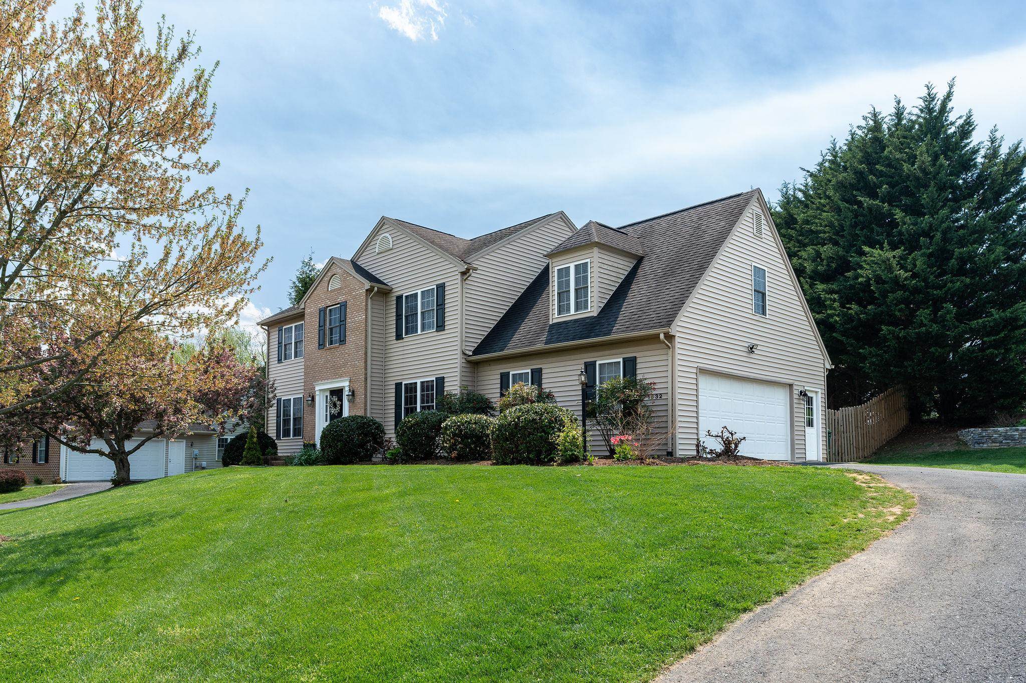 1632 CHATHAM RD