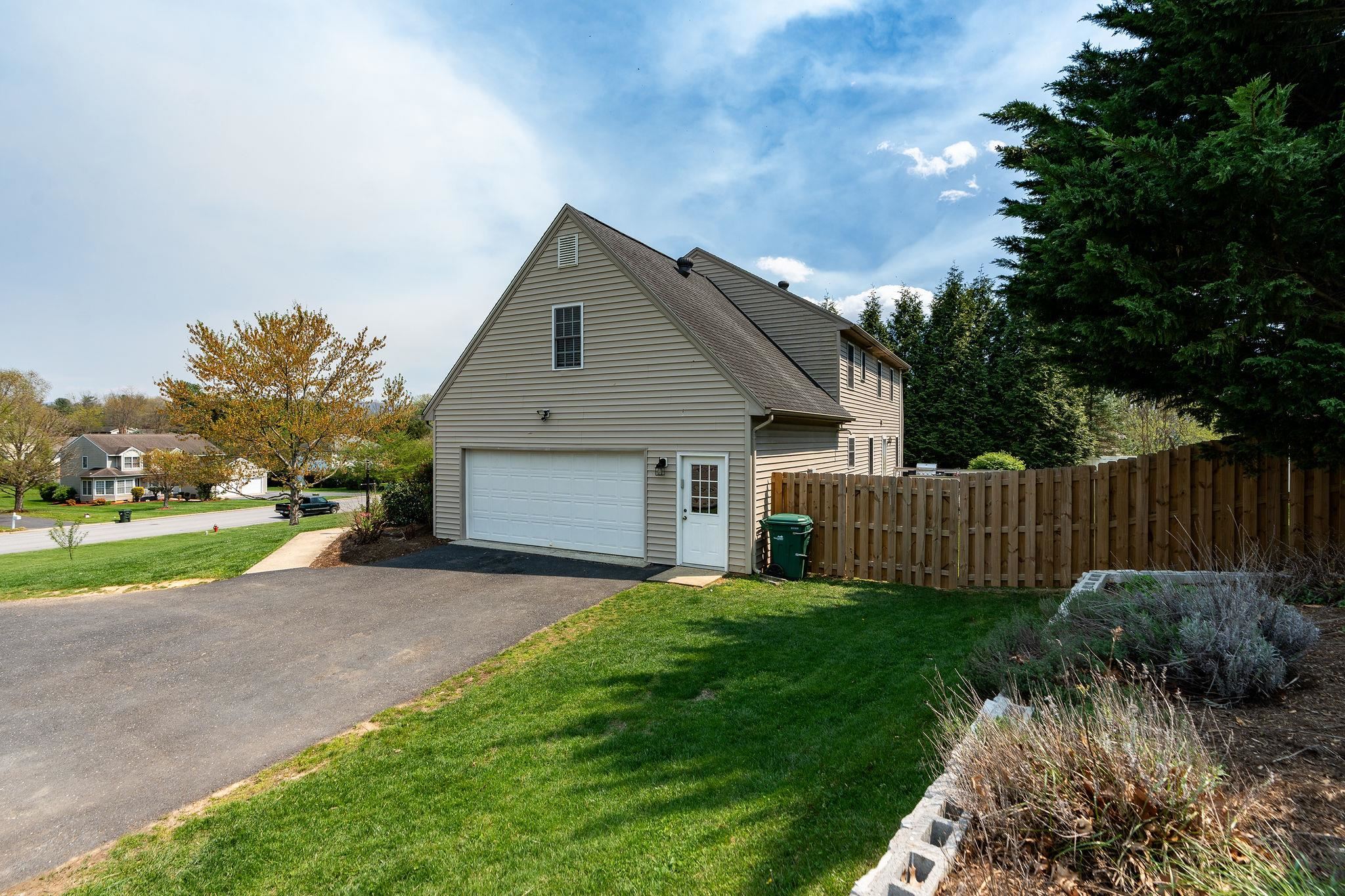 1632 CHATHAM RD