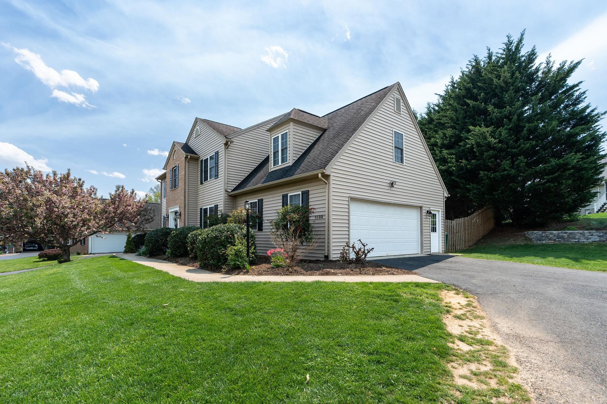 1632 CHATHAM RD