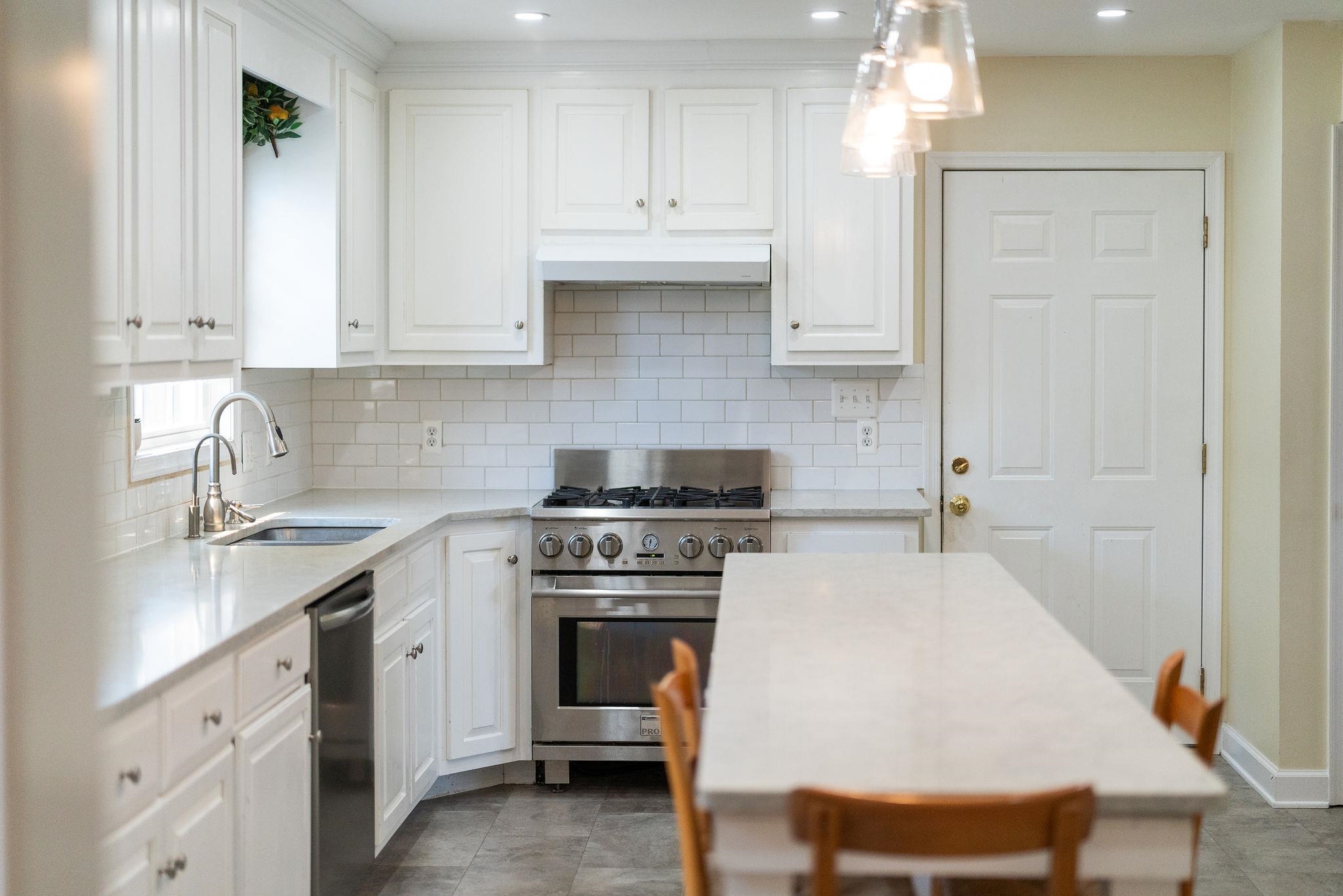 1632 CHATHAM RD