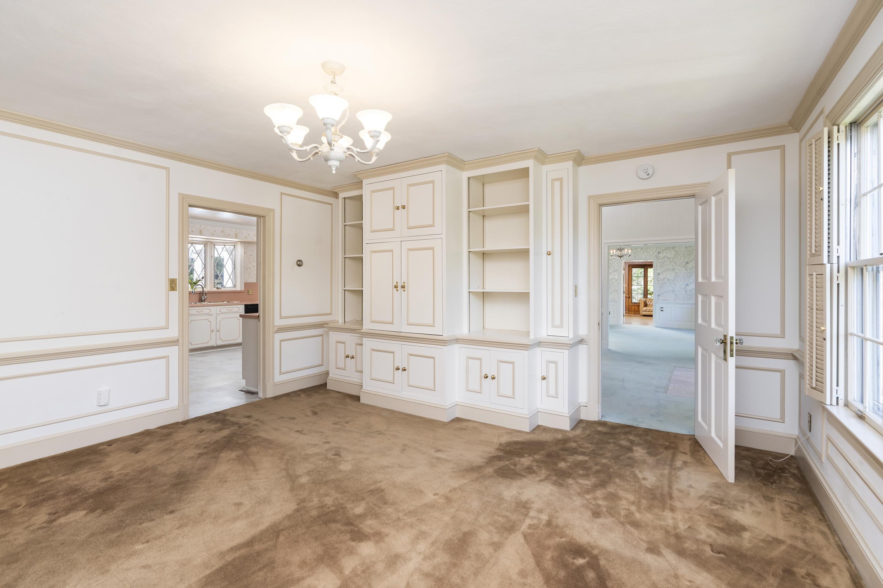 601 WOODMONT DR