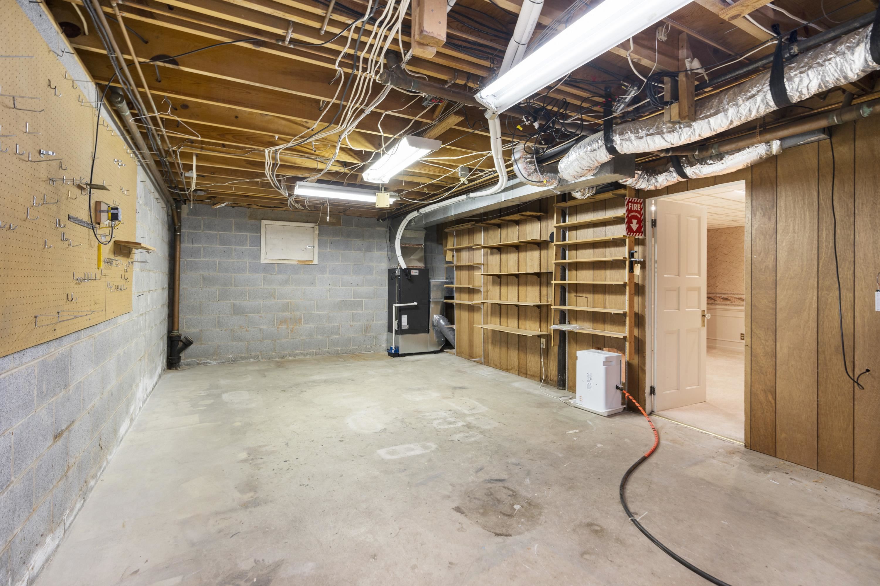 601 WOODMONT DR