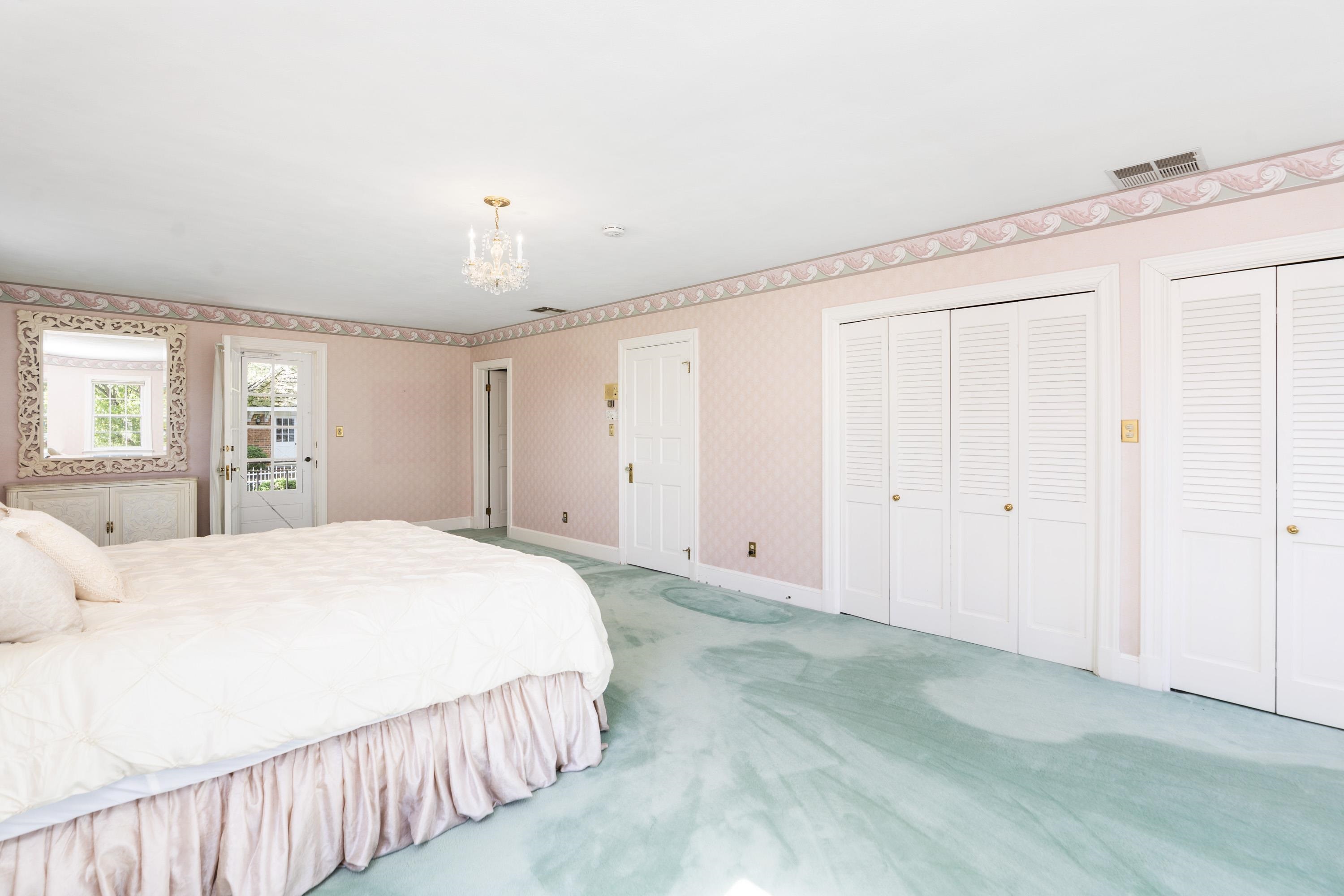 601 WOODMONT DR