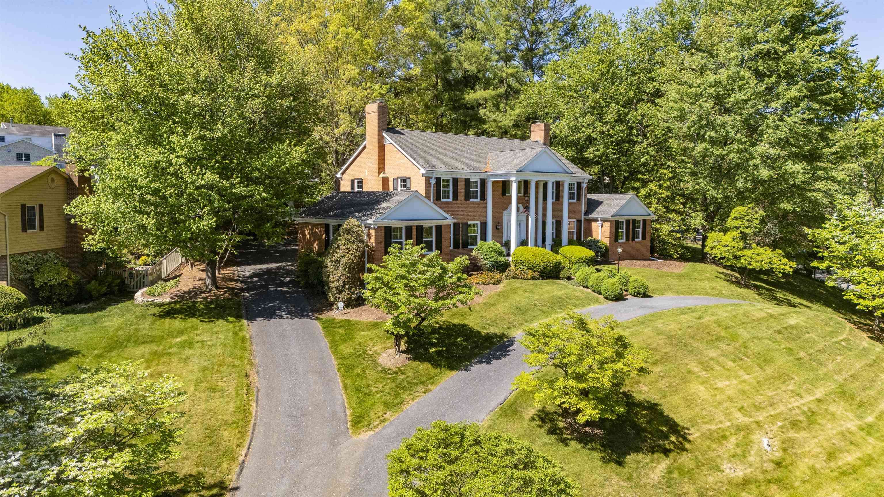 601 WOODMONT DR