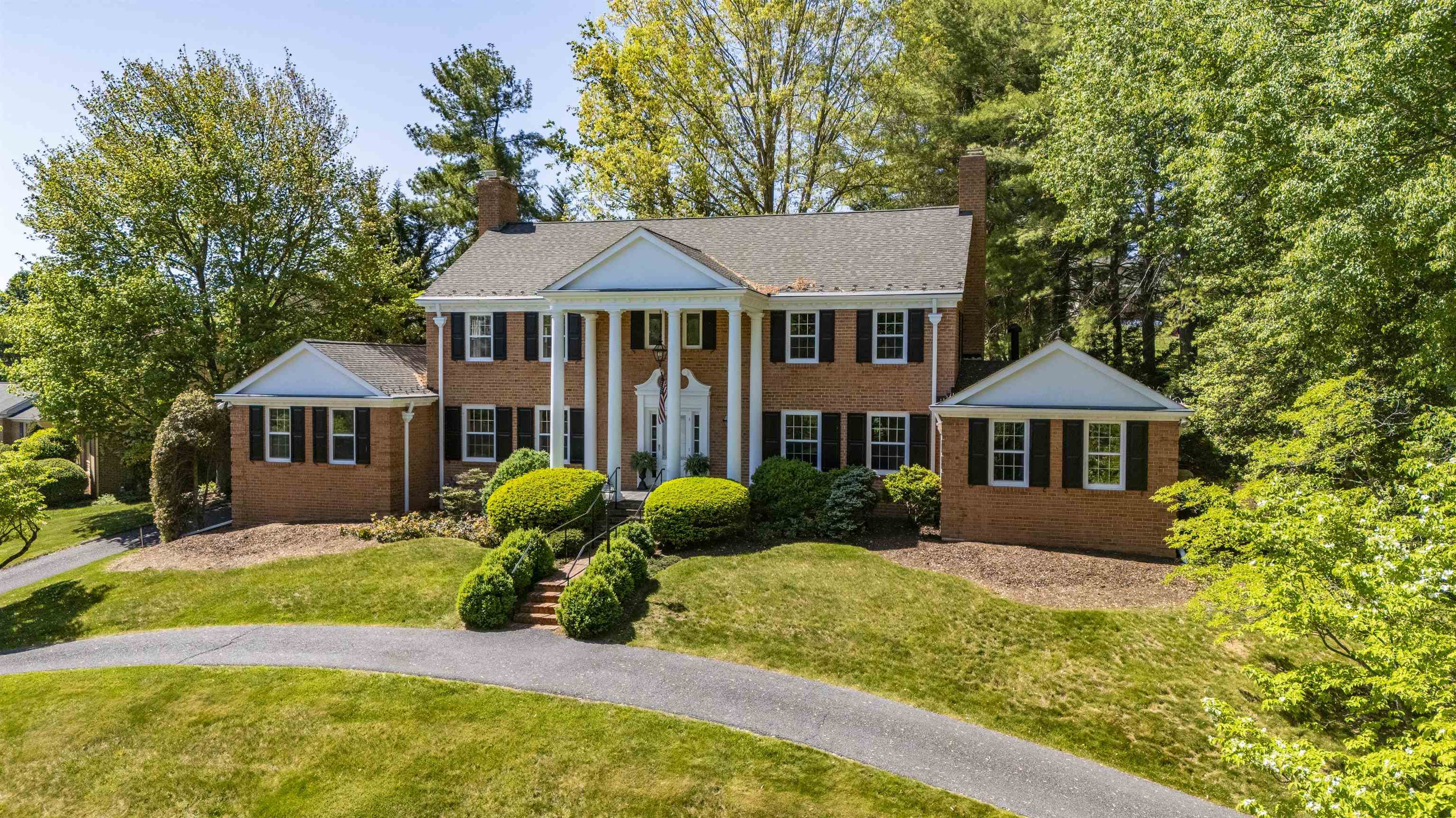 601 WOODMONT DR