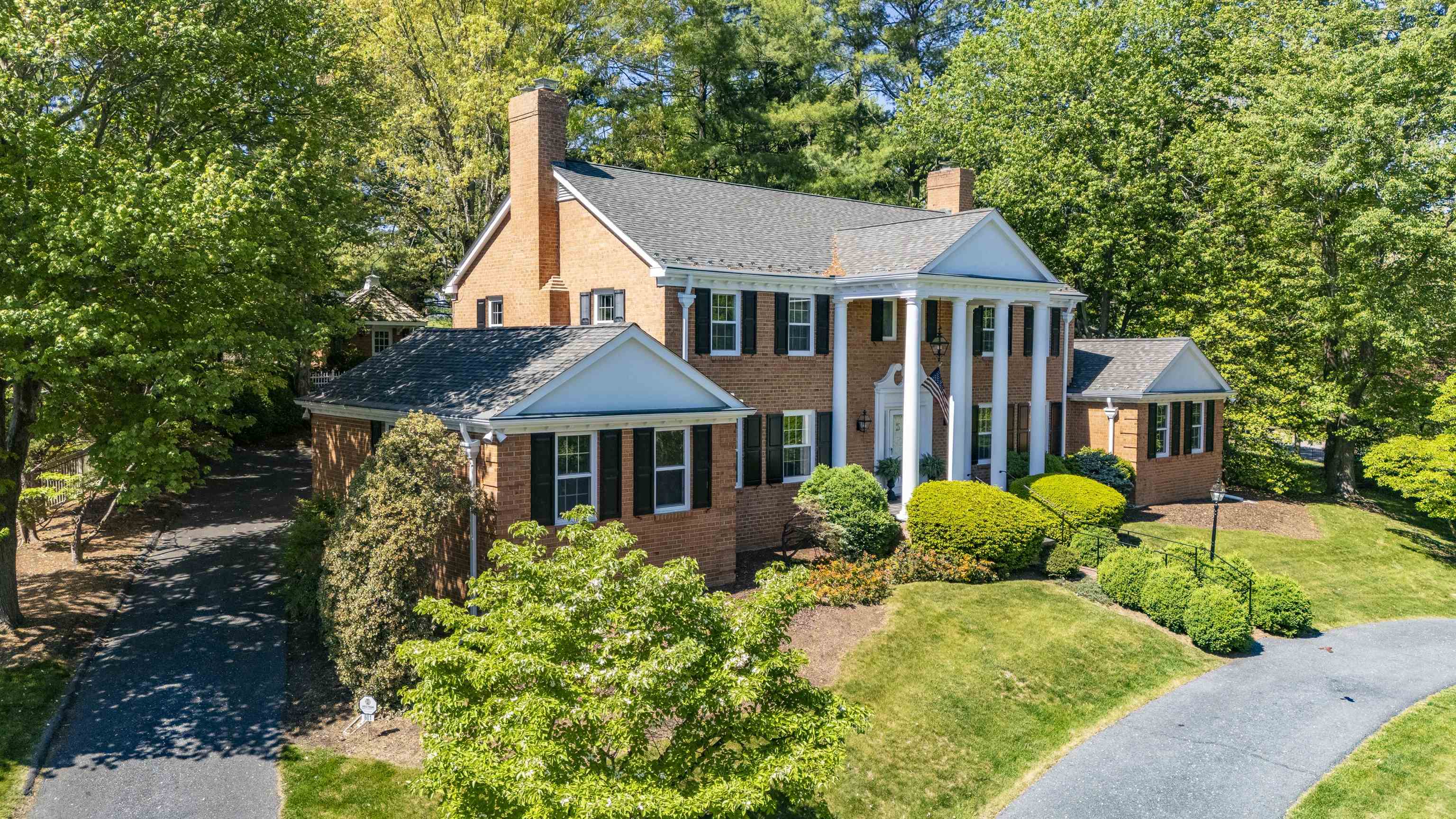 601 WOODMONT DR