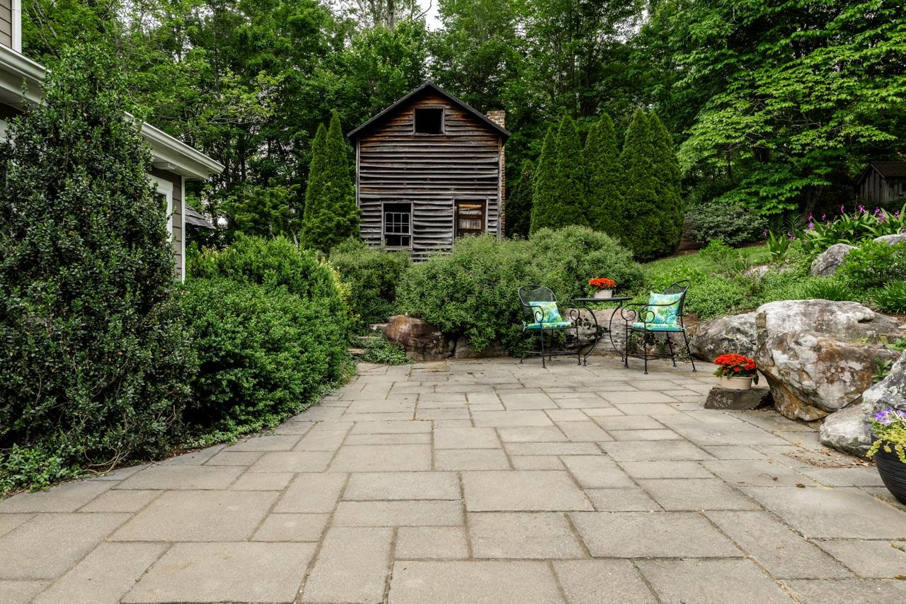 422 BOWMAN SPRINGS RD