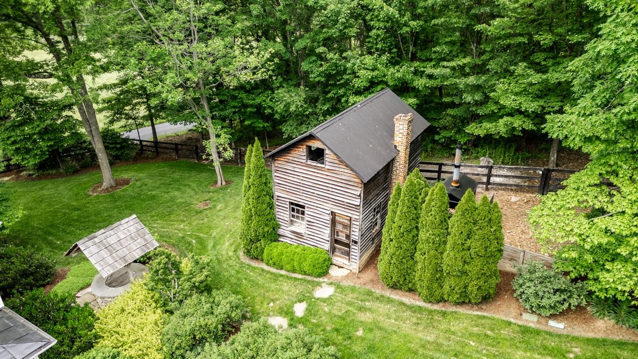 422 BOWMAN SPRINGS RD