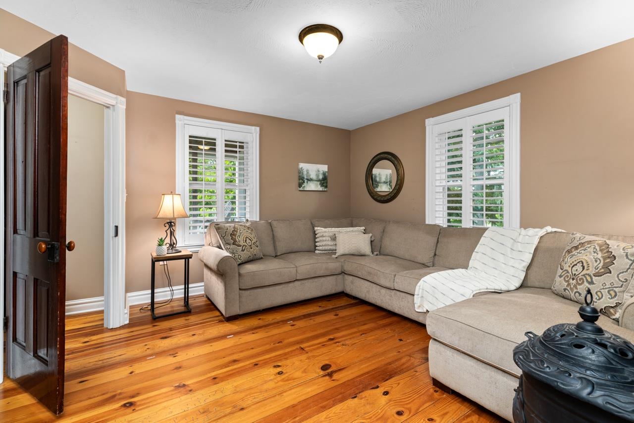 422 BOWMAN SPRINGS RD