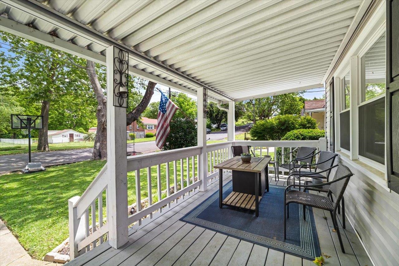 232 RIVER RD