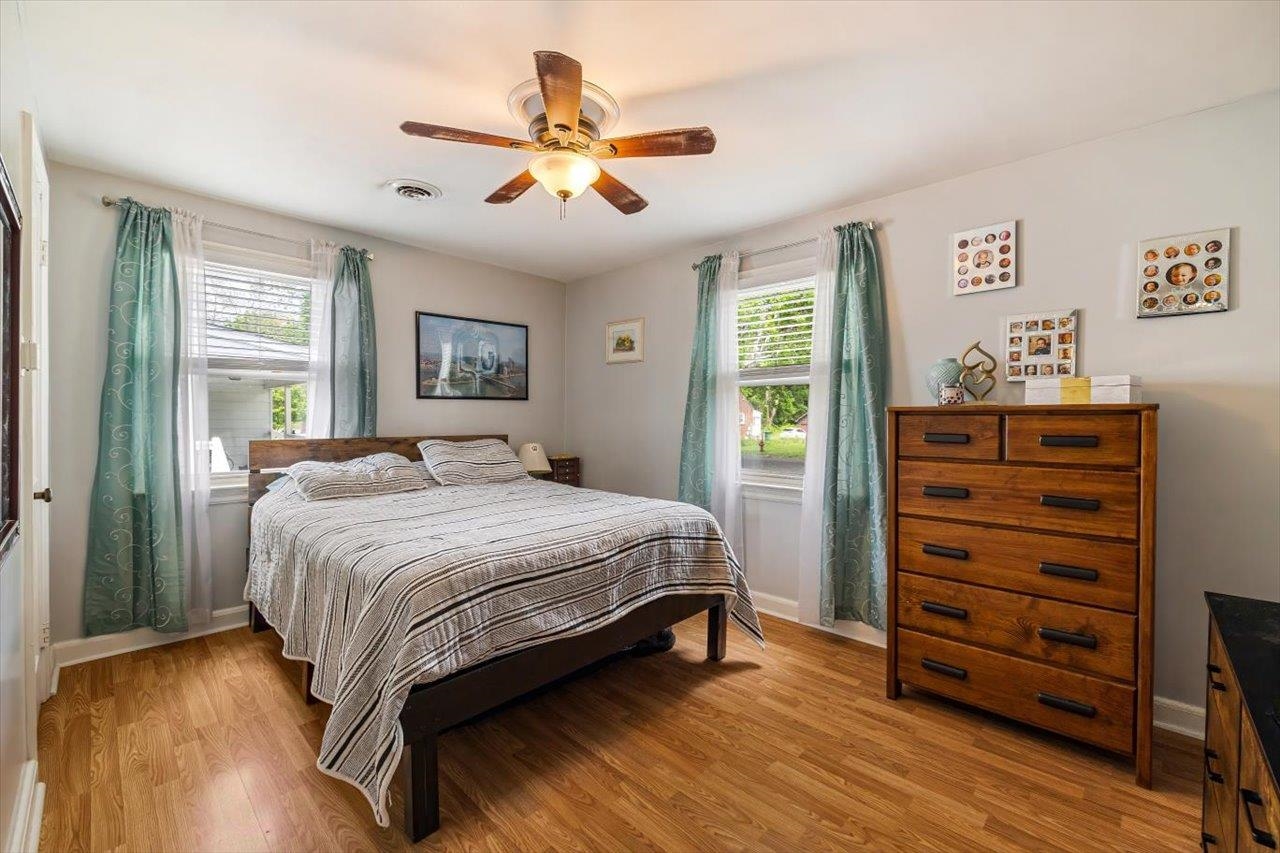232 RIVER RD