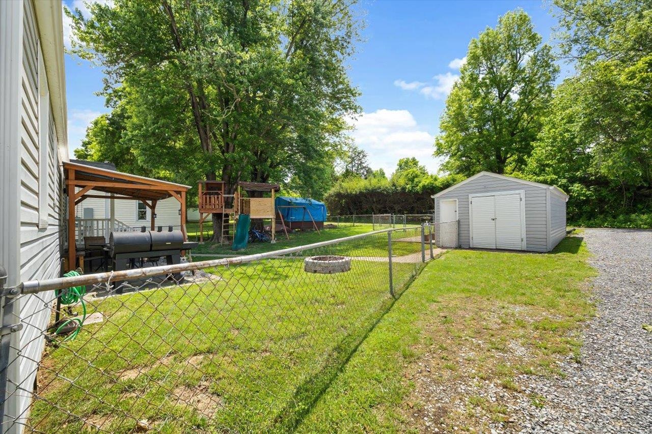 232 RIVER RD