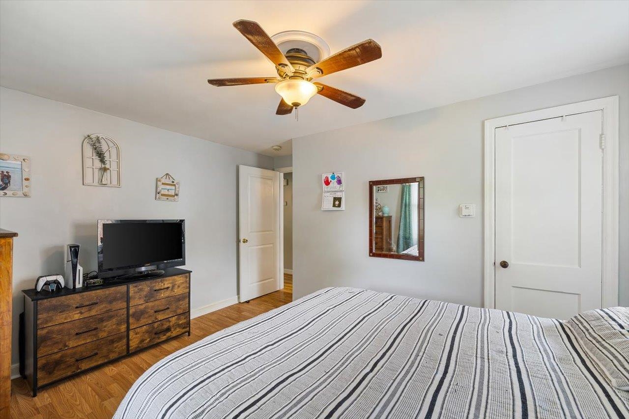 232 RIVER RD