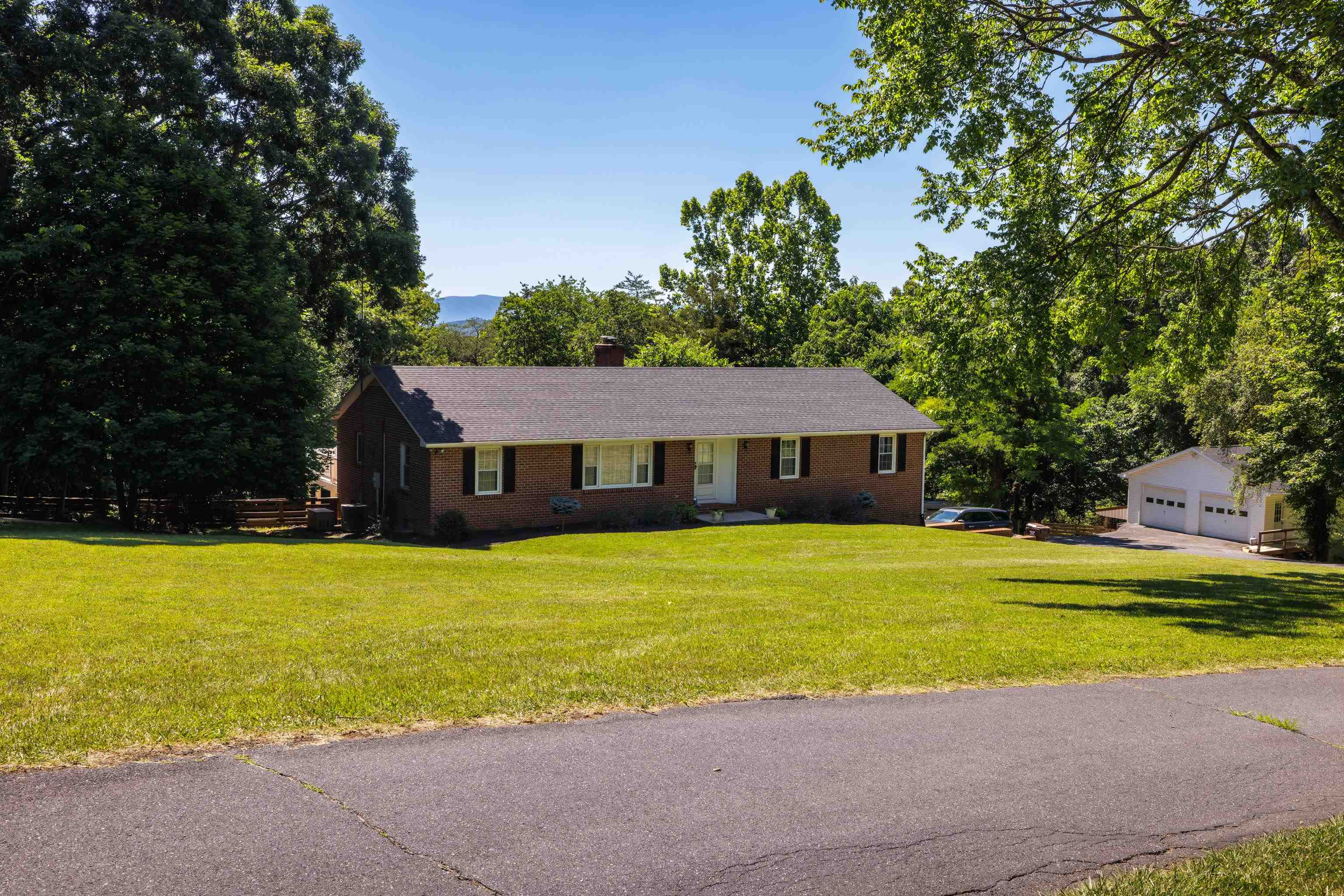 1704 LEE JACKSON HWY