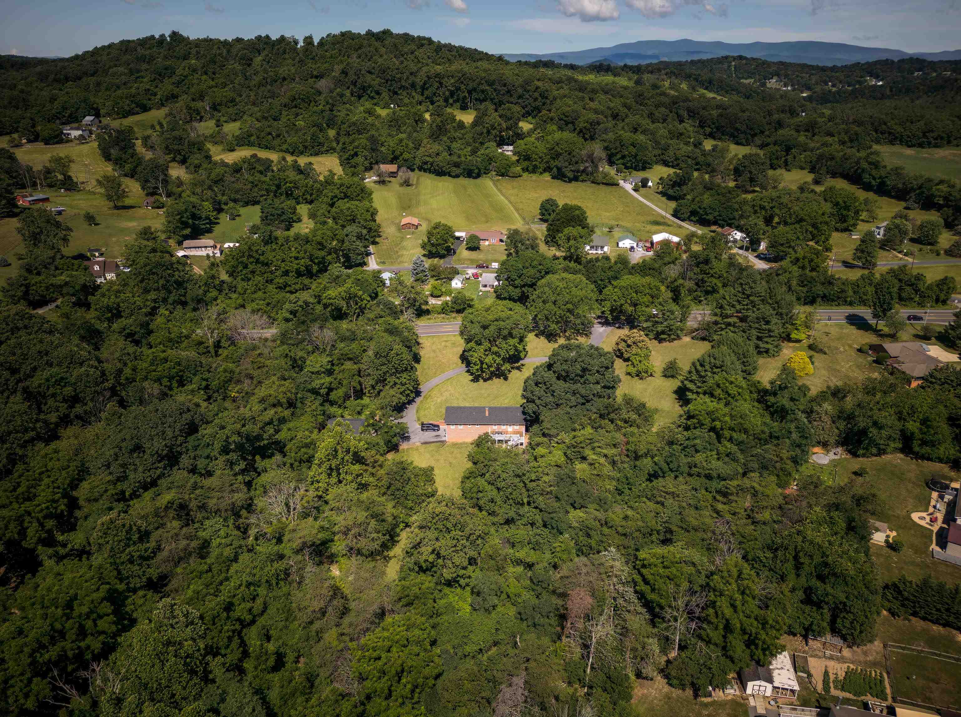 1704 LEE JACKSON HWY