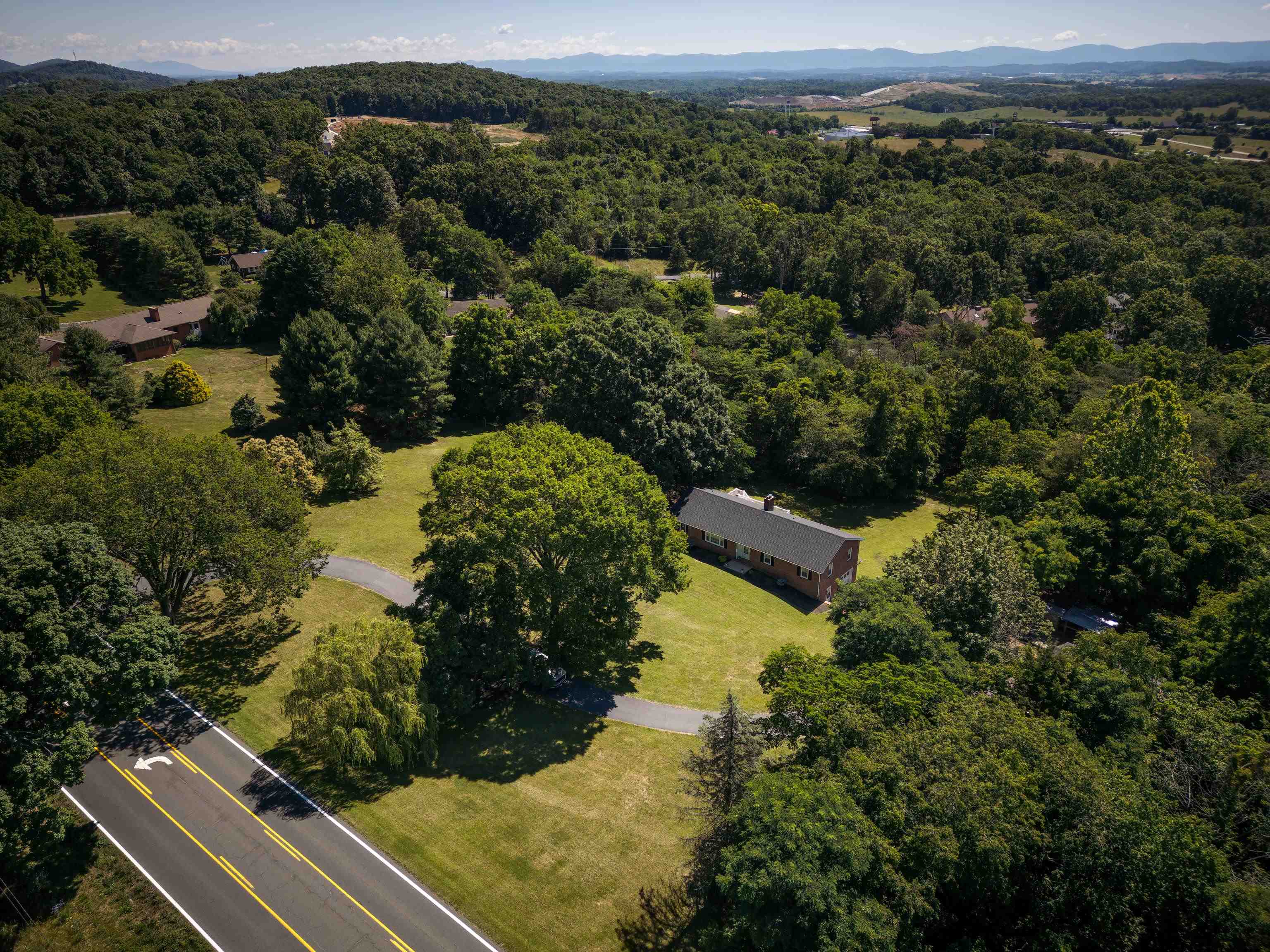 1704 LEE JACKSON HWY