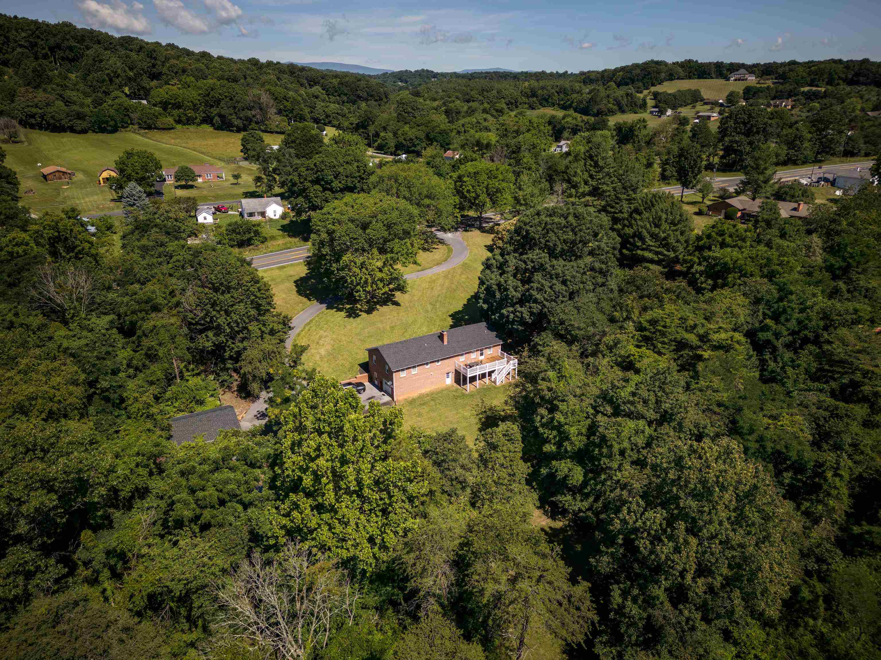 1704 LEE JACKSON HWY