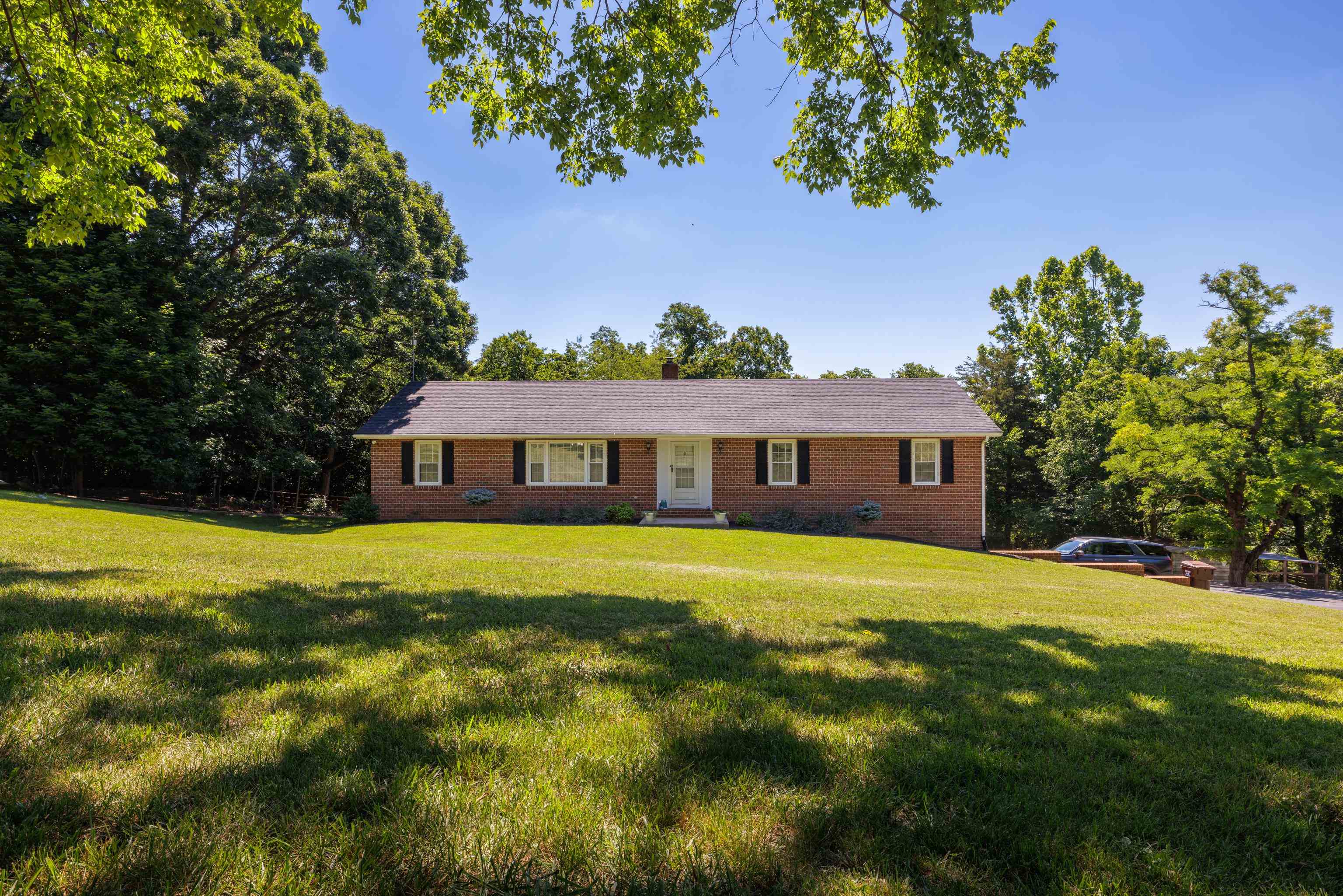 1704 LEE JACKSON HWY