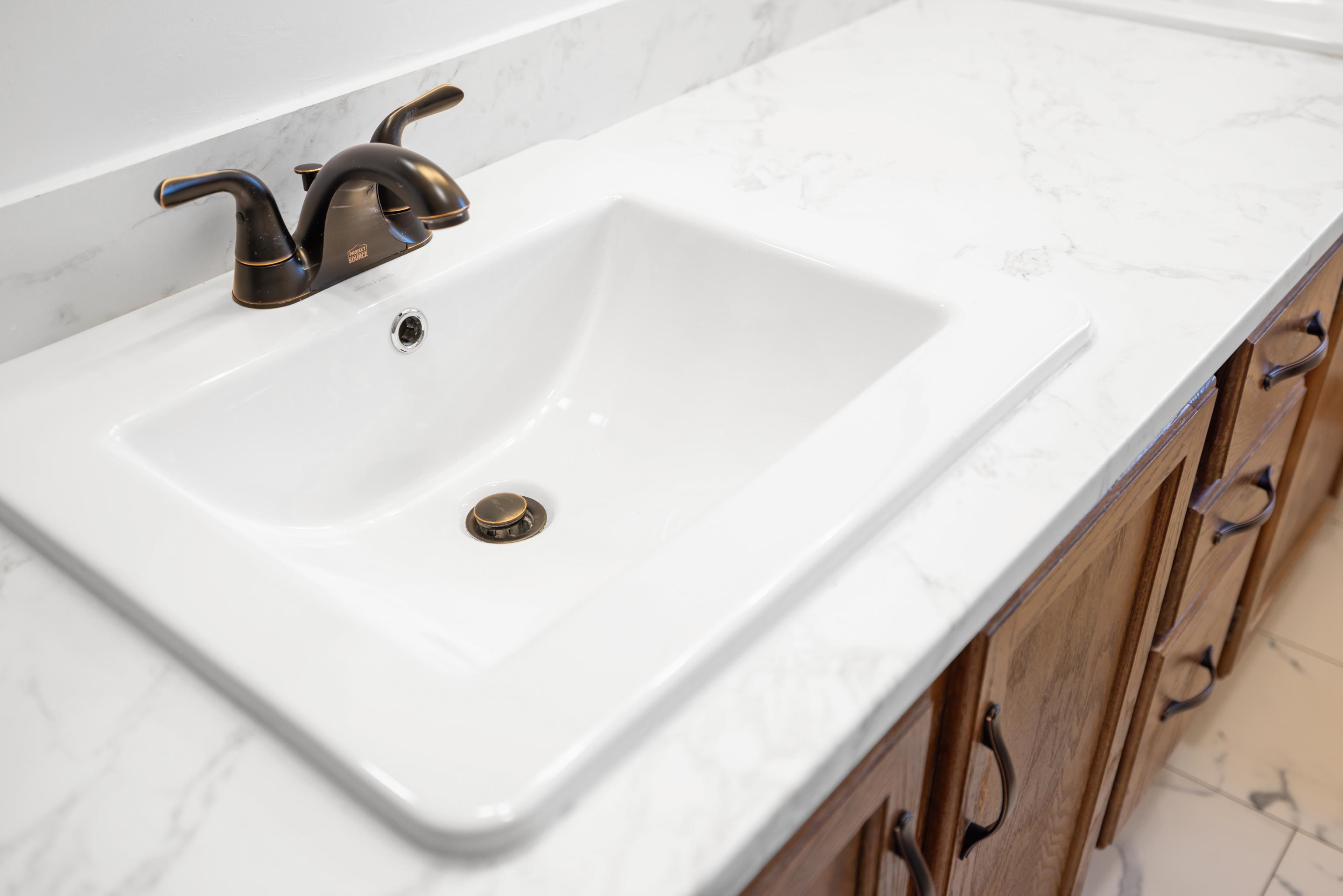 1704 LEE JACKSON HWY