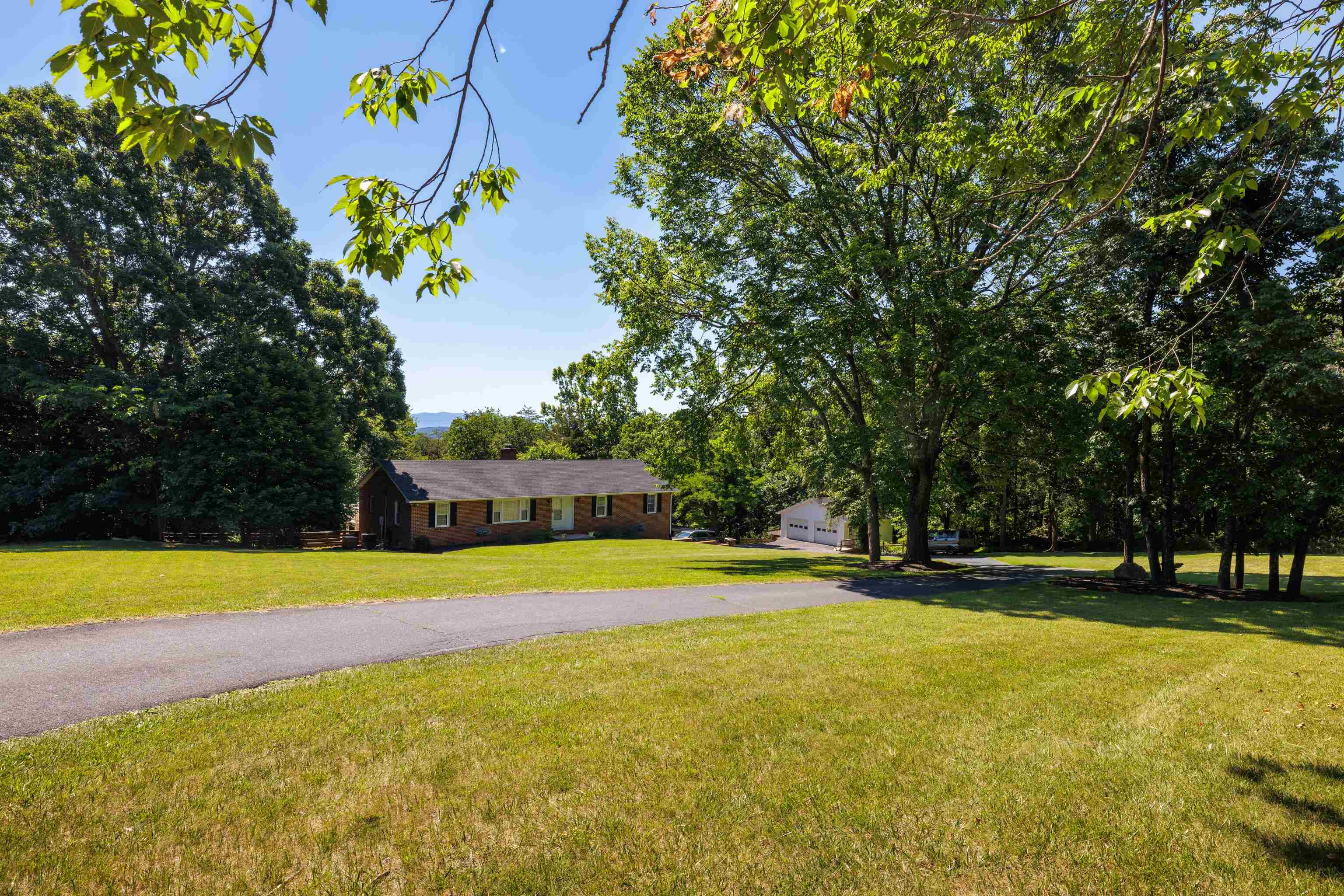 1704 LEE JACKSON HWY