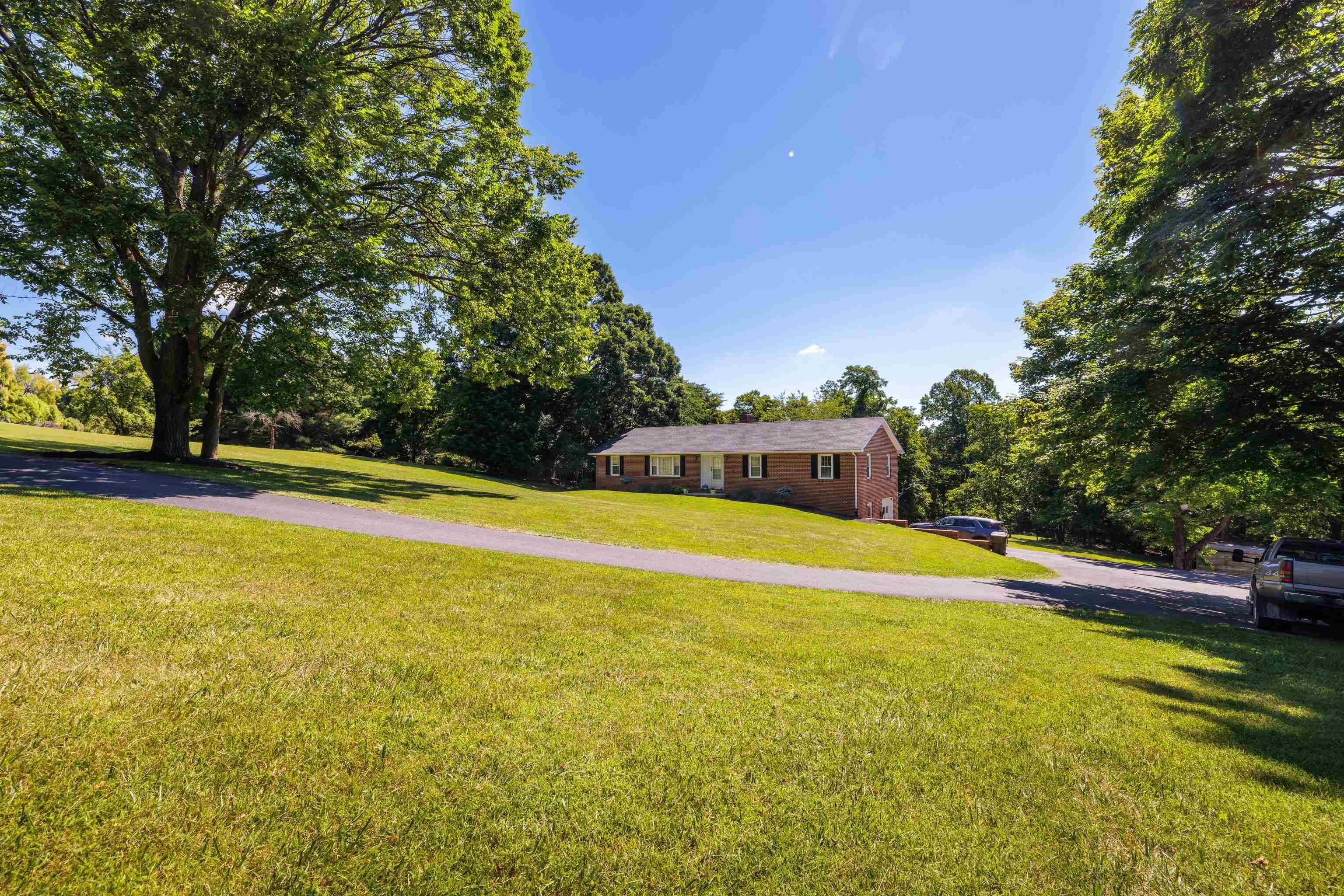 1704 LEE JACKSON HWY