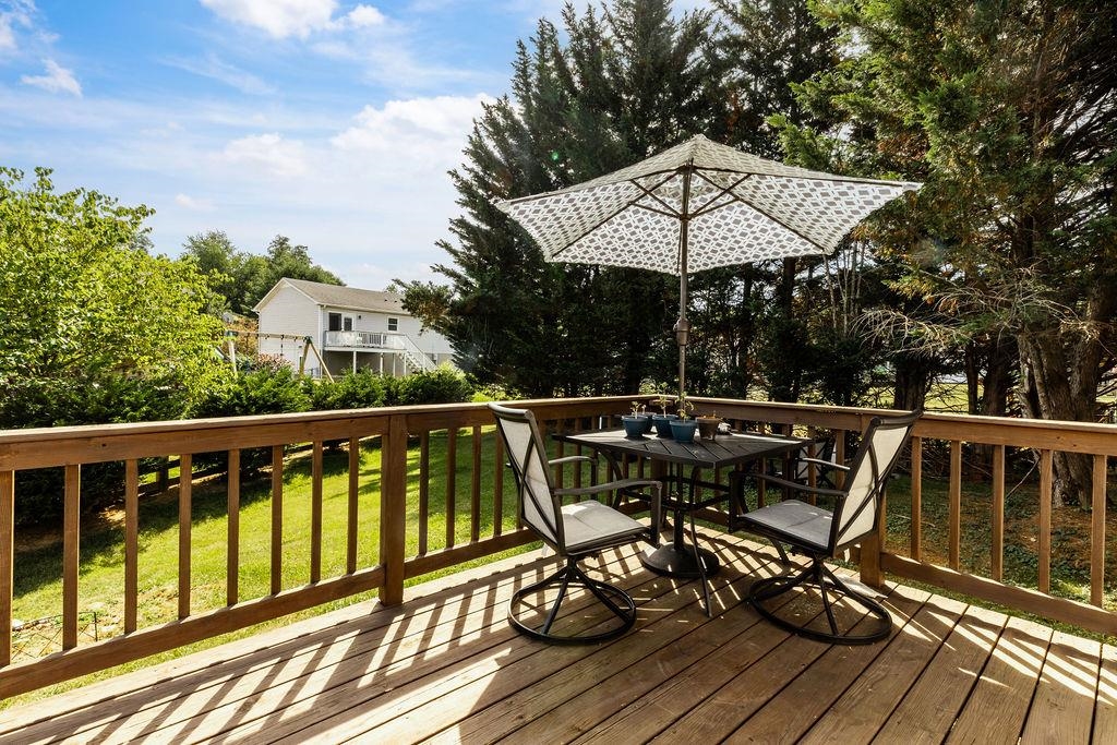 25 ORCHARD DR