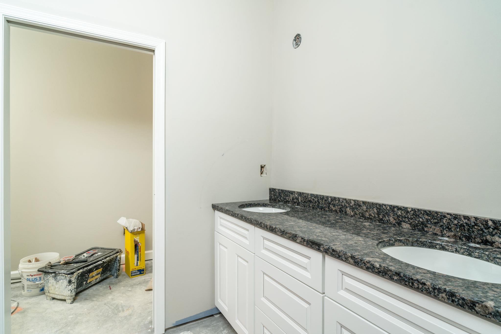 263 FREEMONT CIR