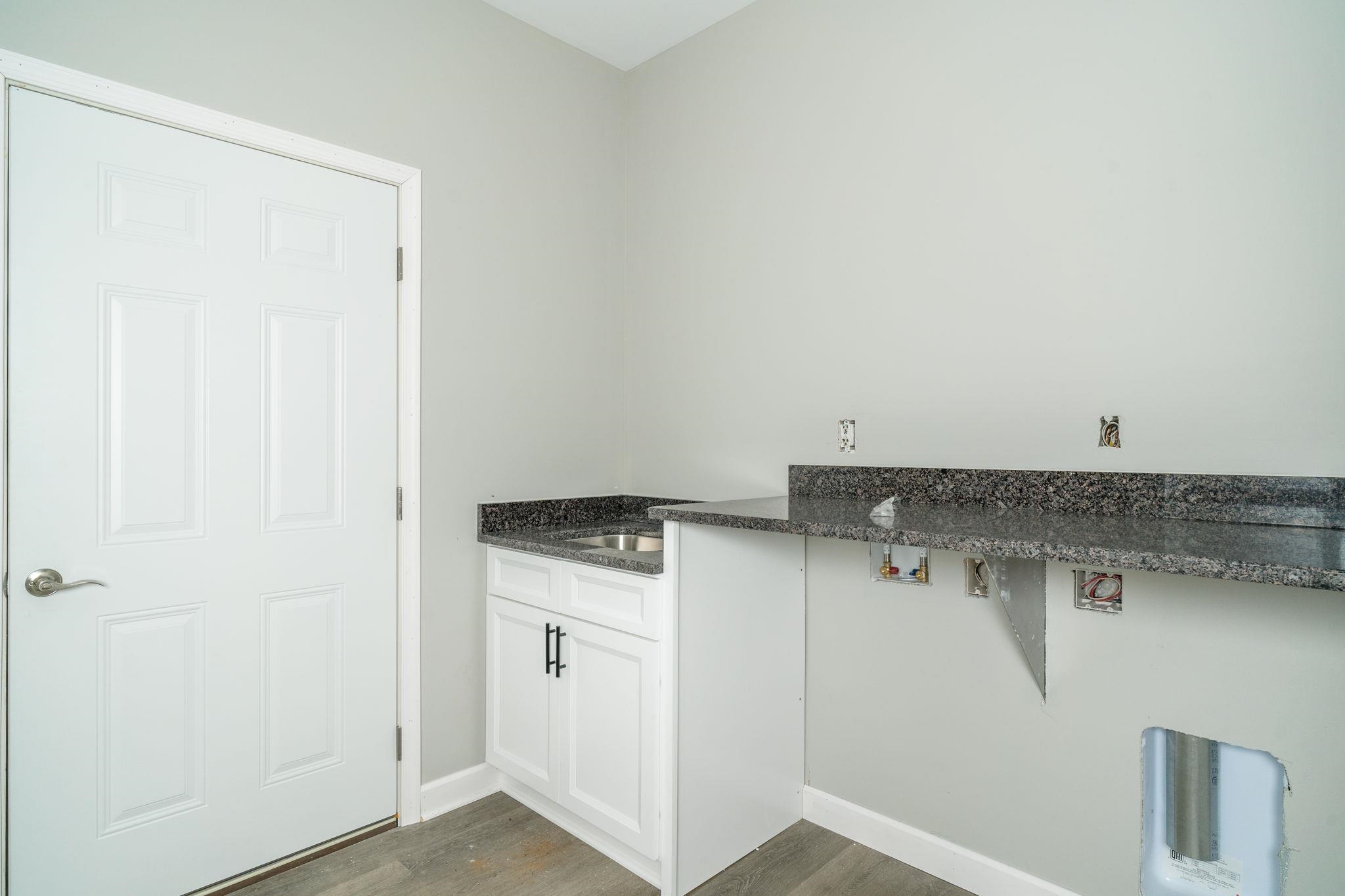 263 FREEMONT CIR