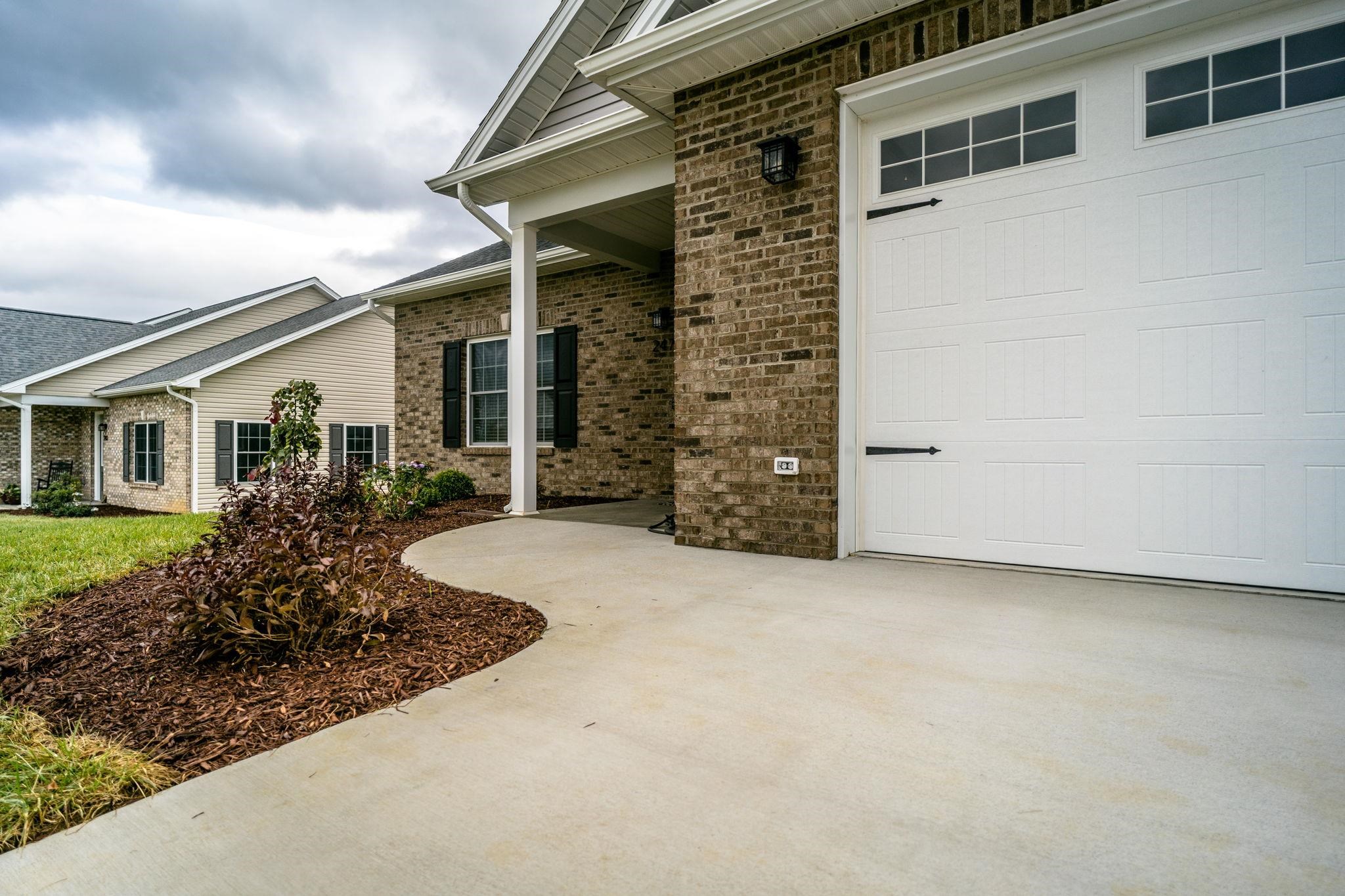 263 FREEMONT CIR