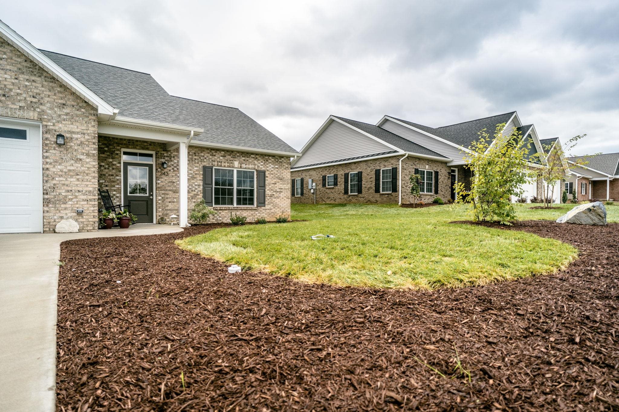 263 FREEMONT CIR