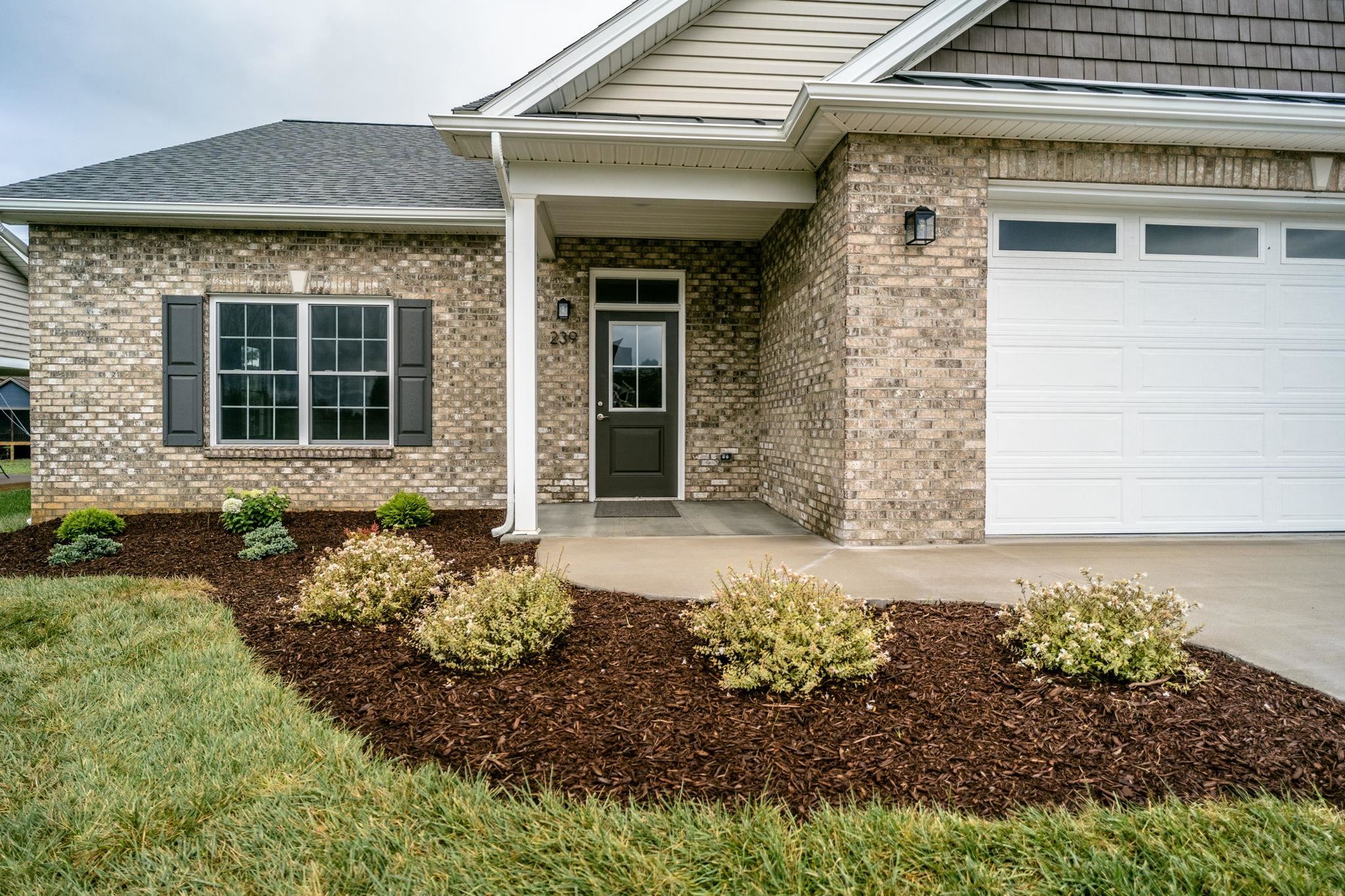 263 FREEMONT CIR