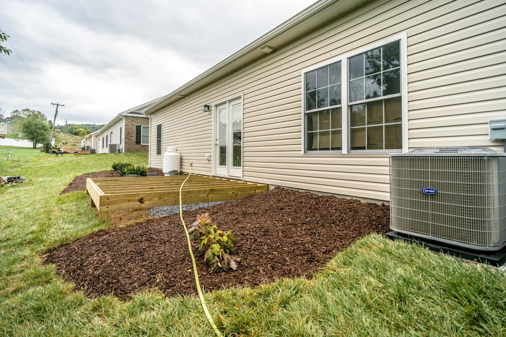 263 FREEMONT CIR