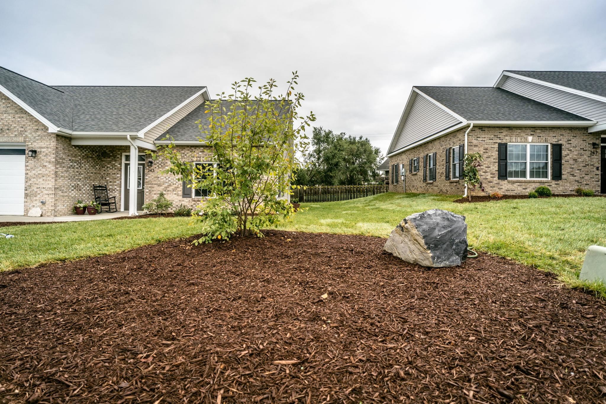 263 FREEMONT CIR
