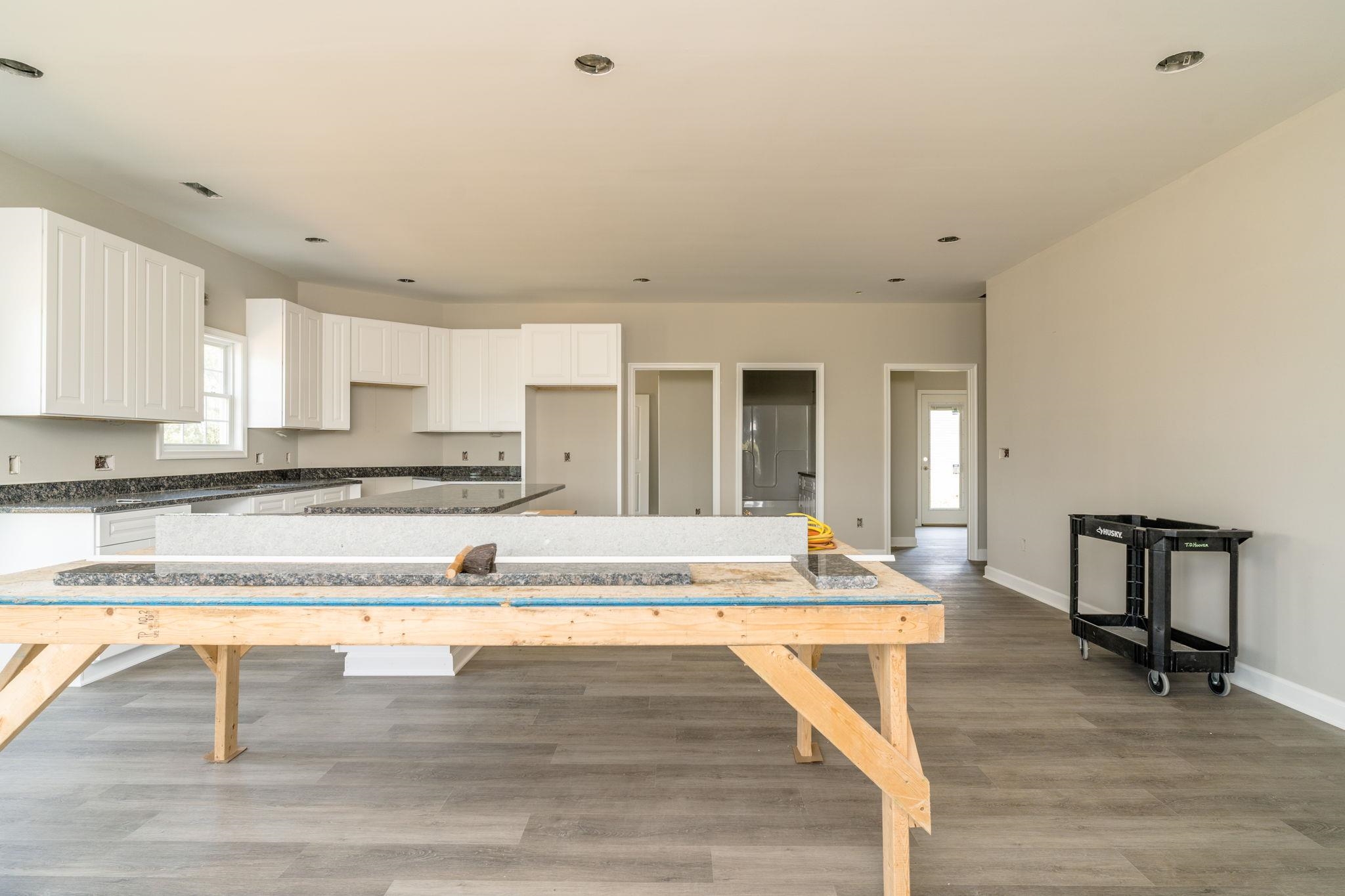 263 FREEMONT CIR