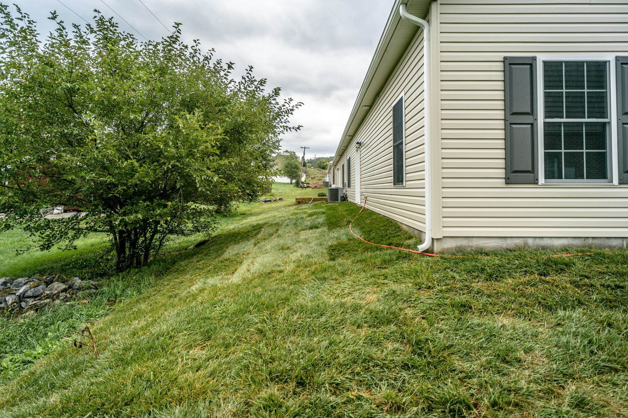 263 FREEMONT CIR