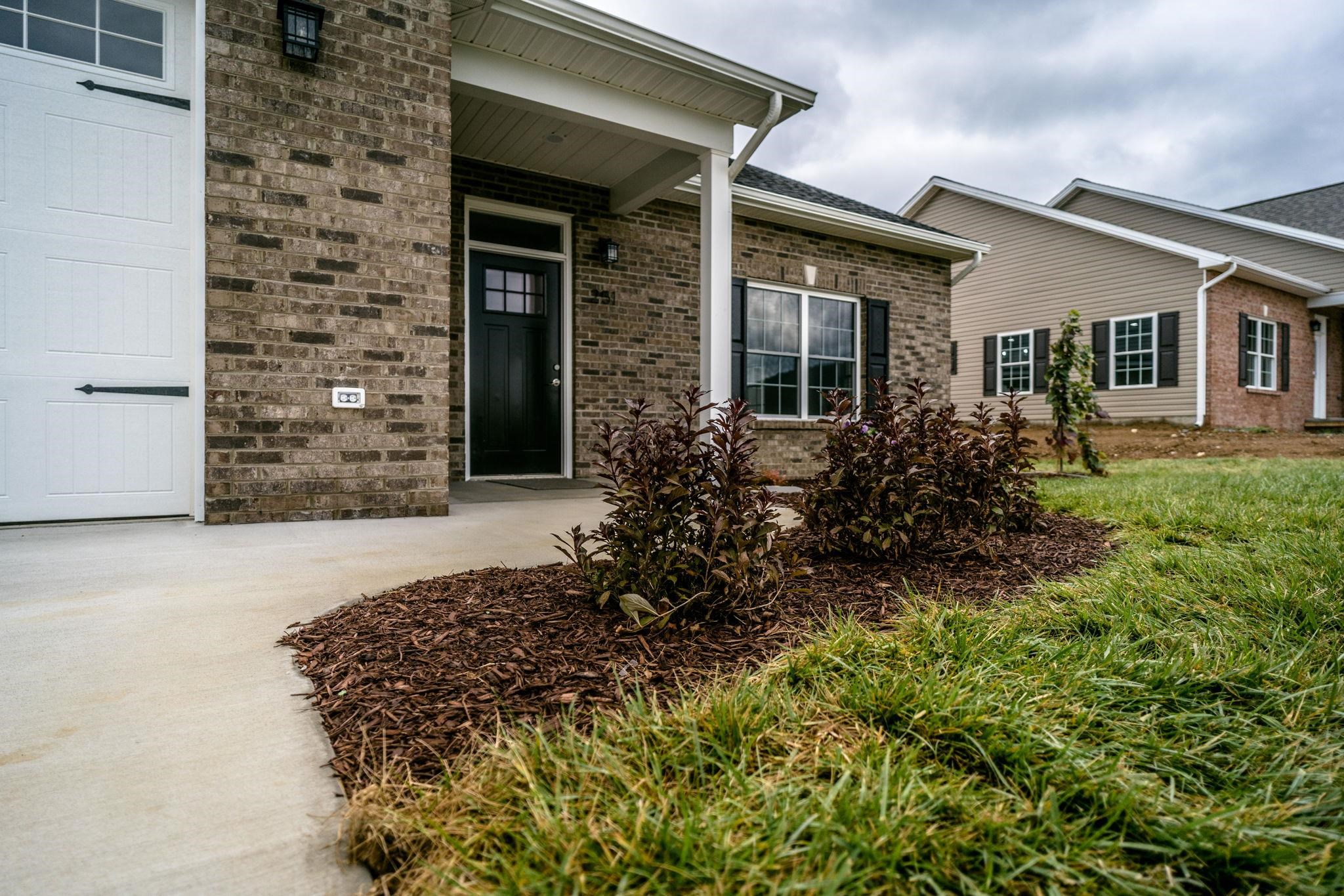 263 FREEMONT CIR
