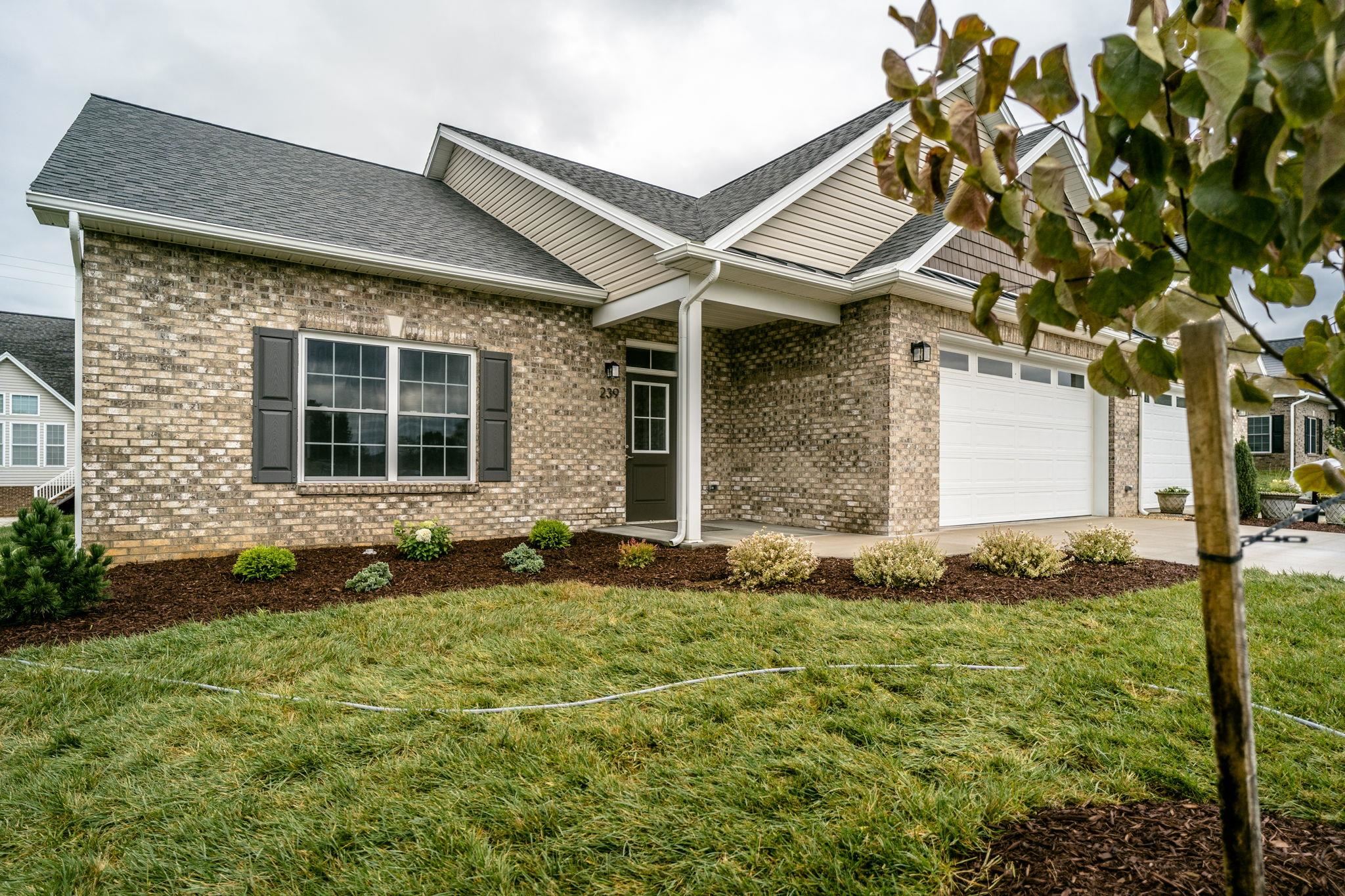 263 FREEMONT CIR