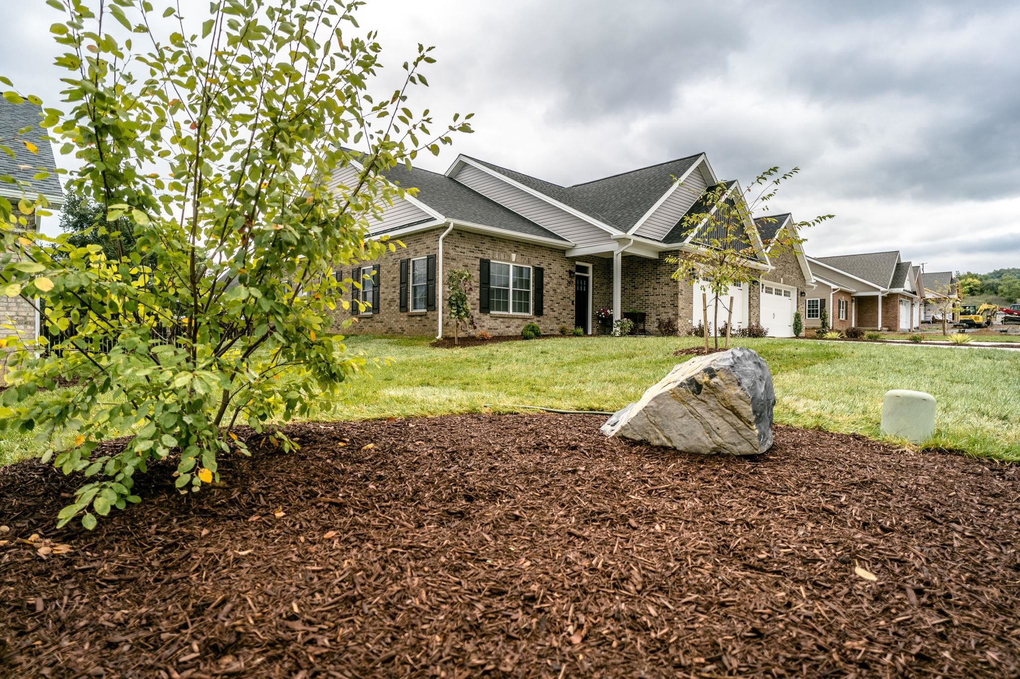 263 FREEMONT CIR