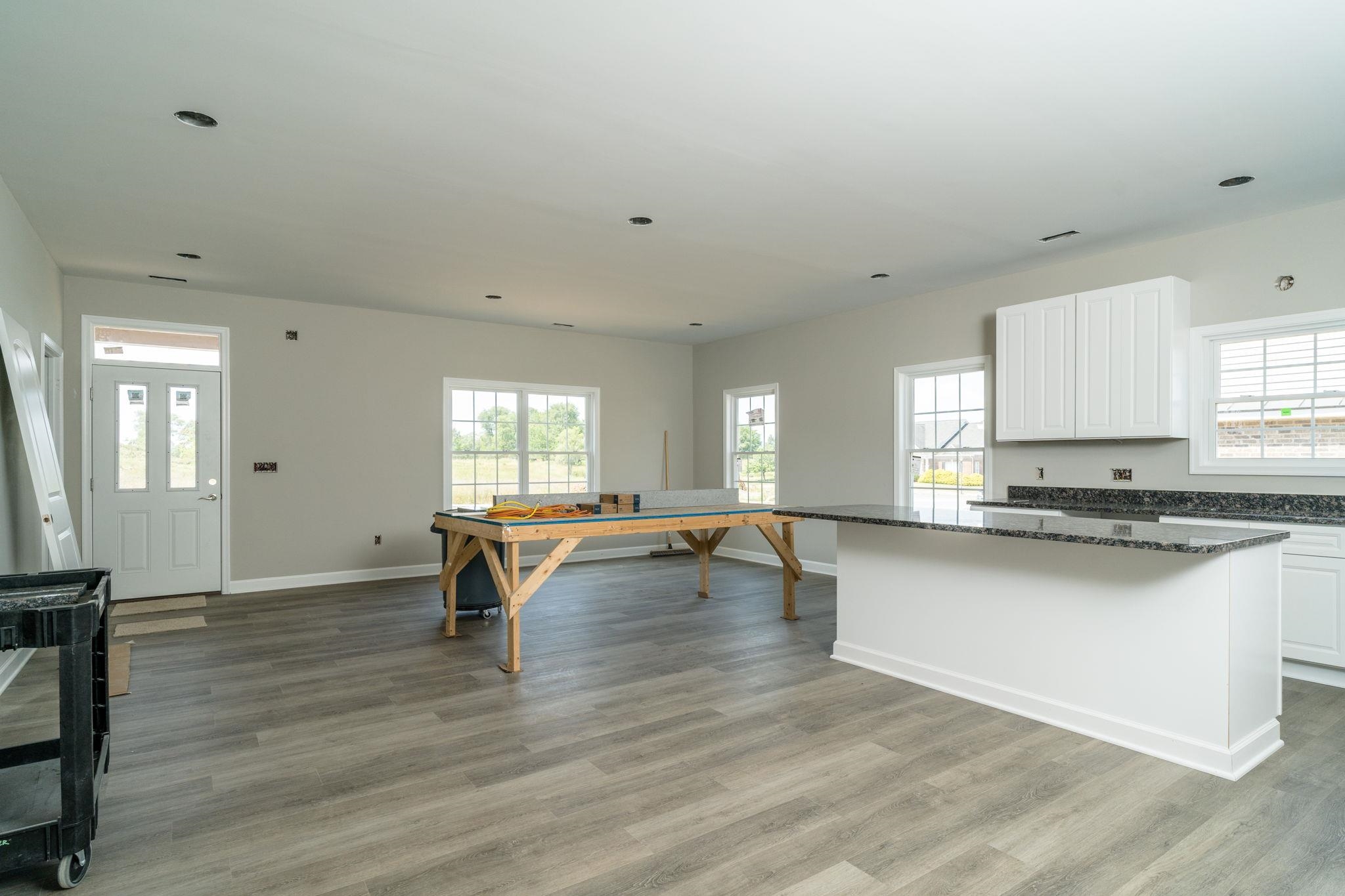 263 FREEMONT CIR