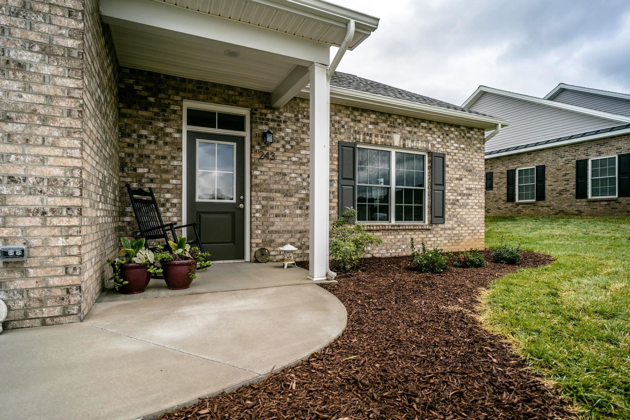 263 FREEMONT CIR