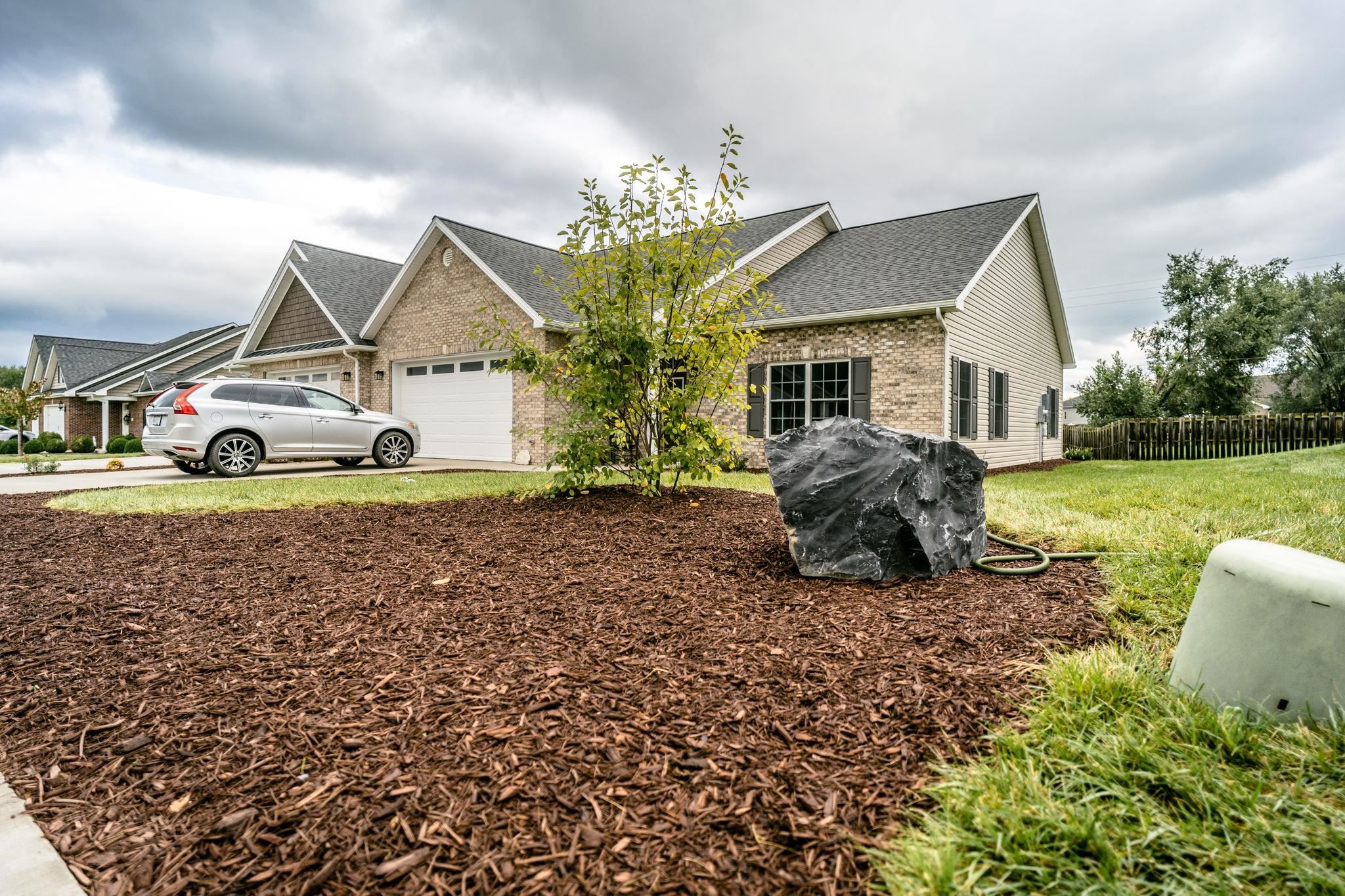 263 FREEMONT CIR