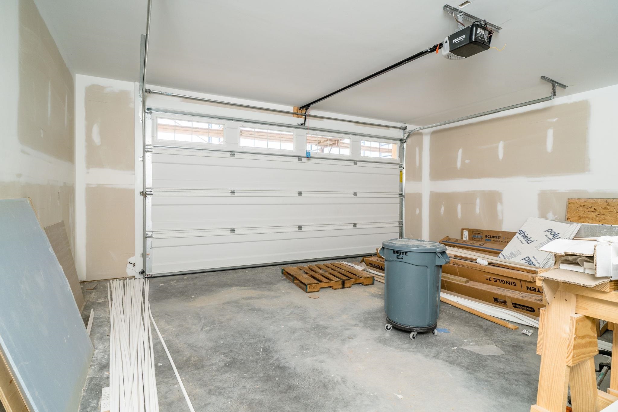 263 FREEMONT CIR