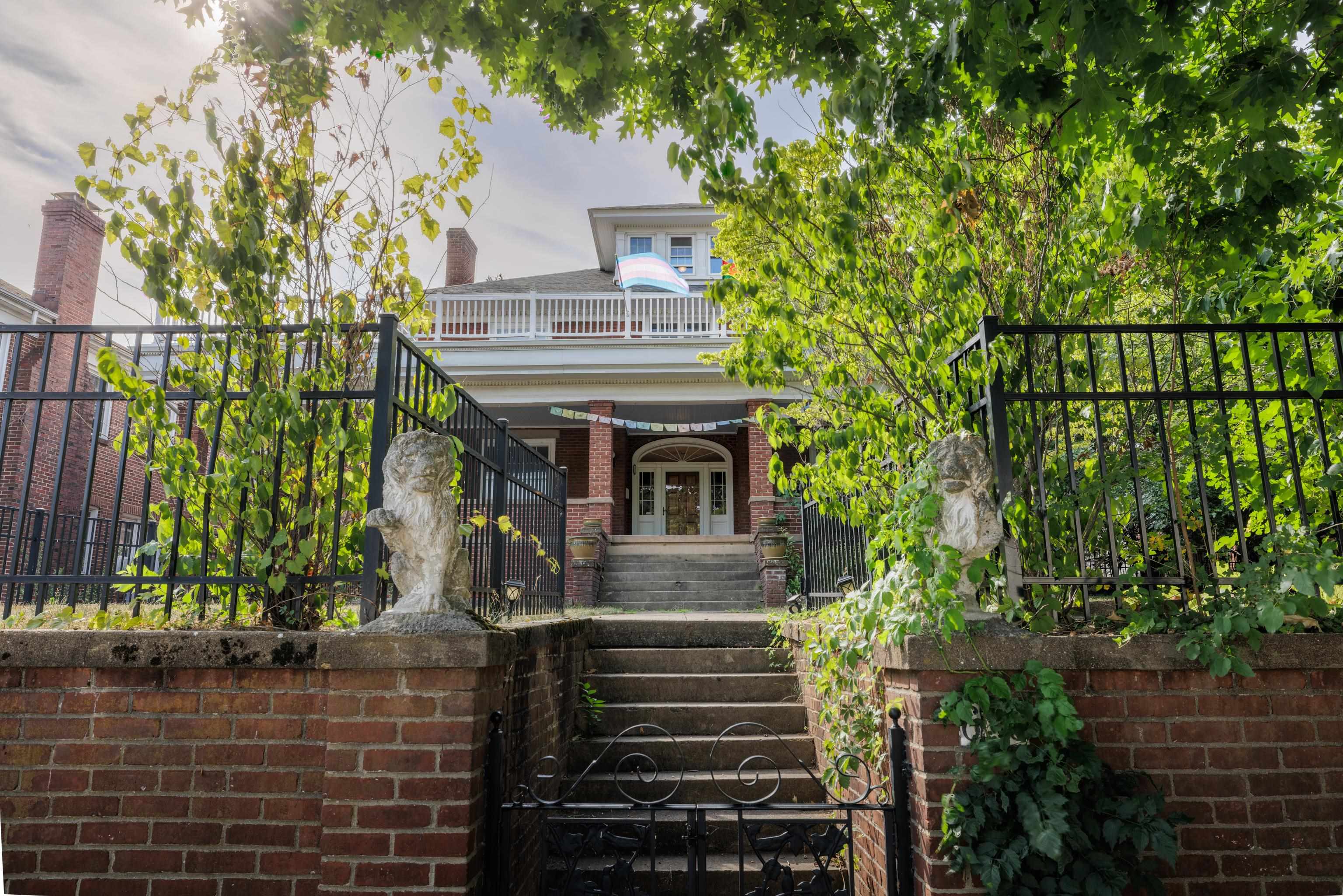 633 S WAYNE AVE