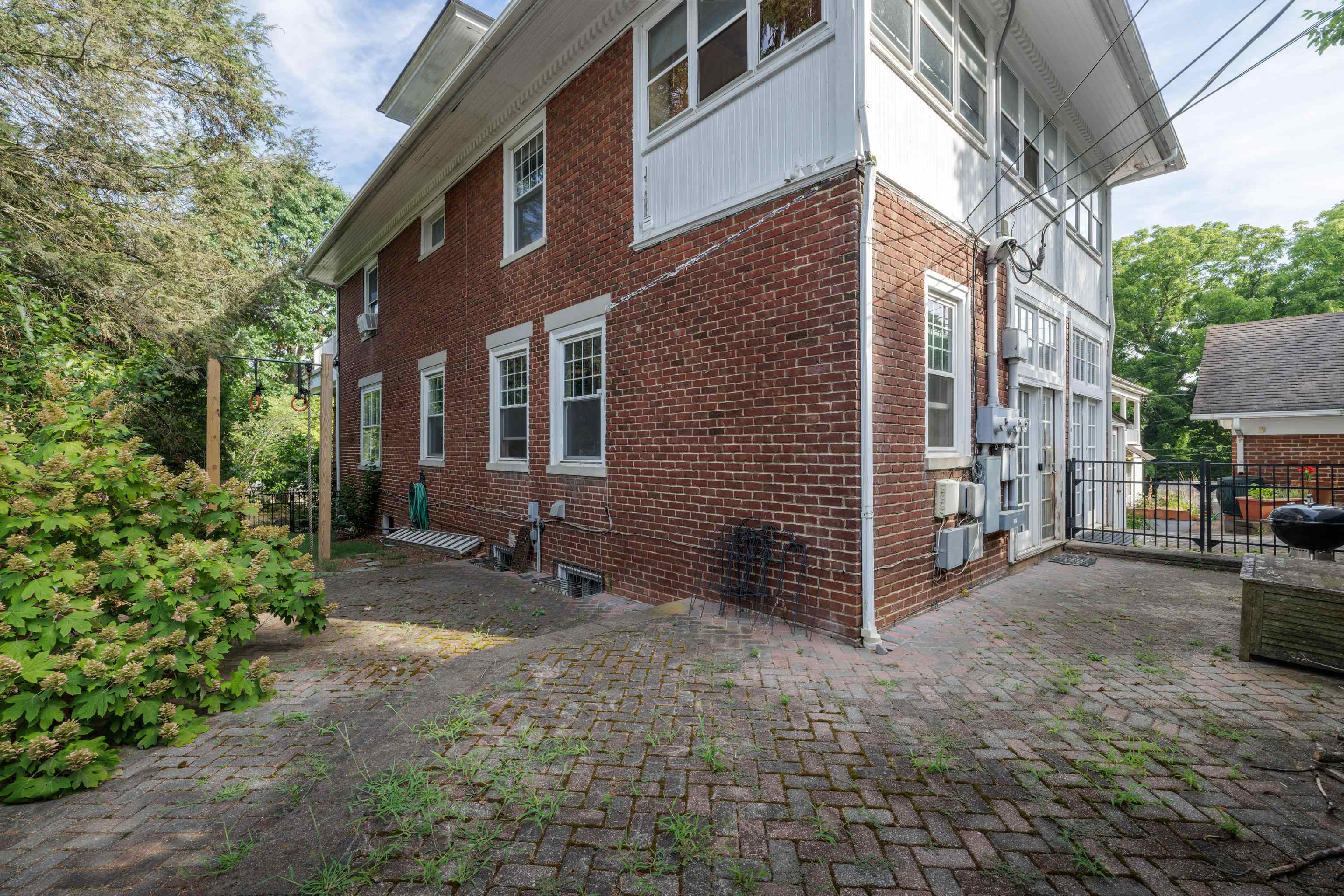 633 S WAYNE AVE
