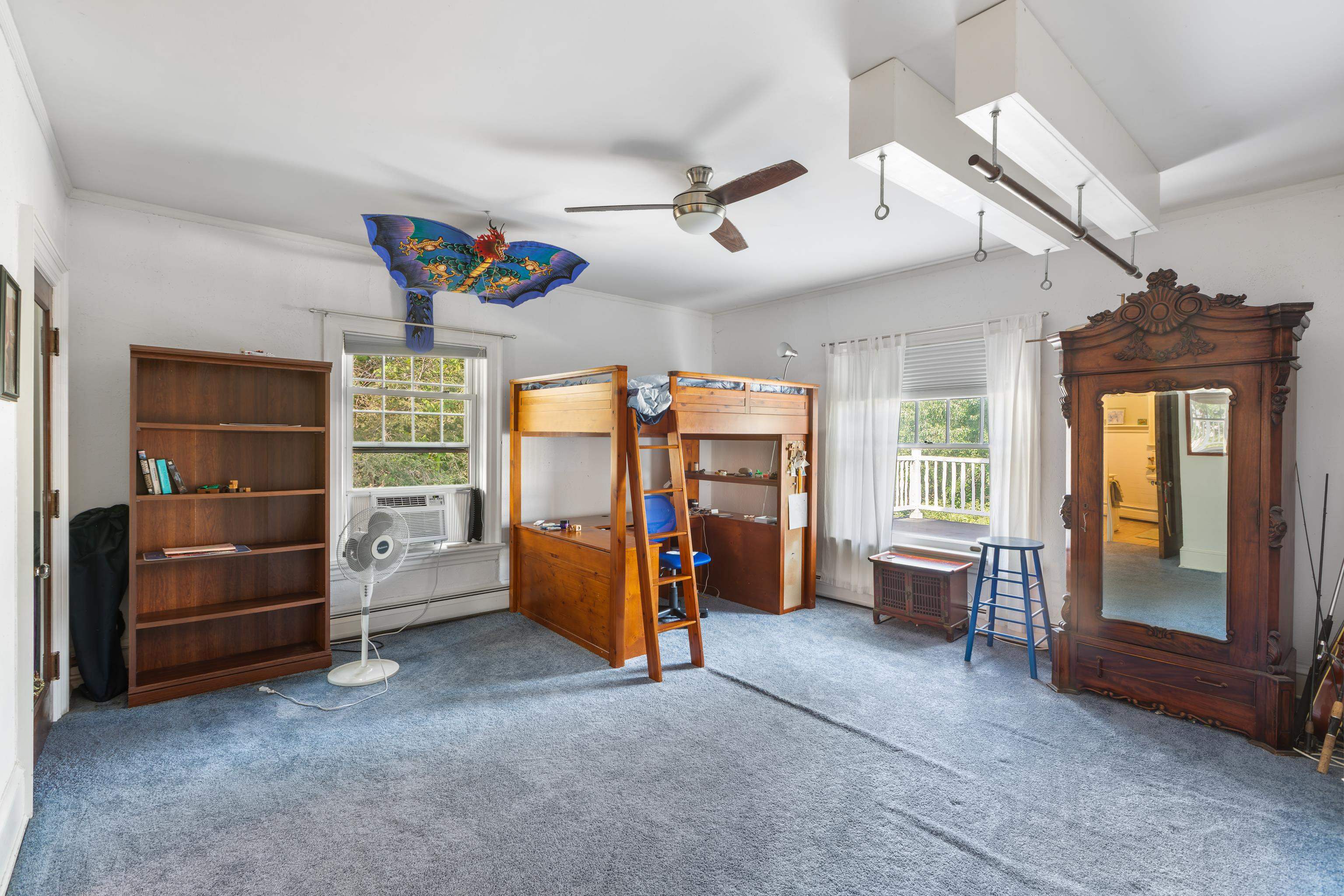 633 S WAYNE AVE