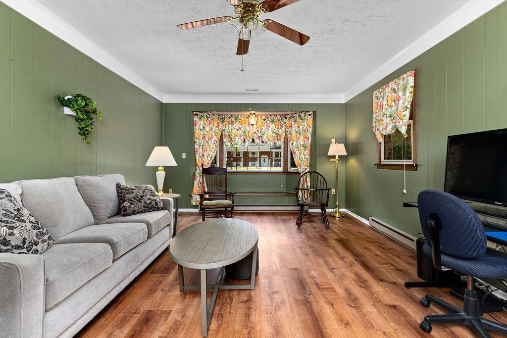 25 FLINT MOUNTAIN DR