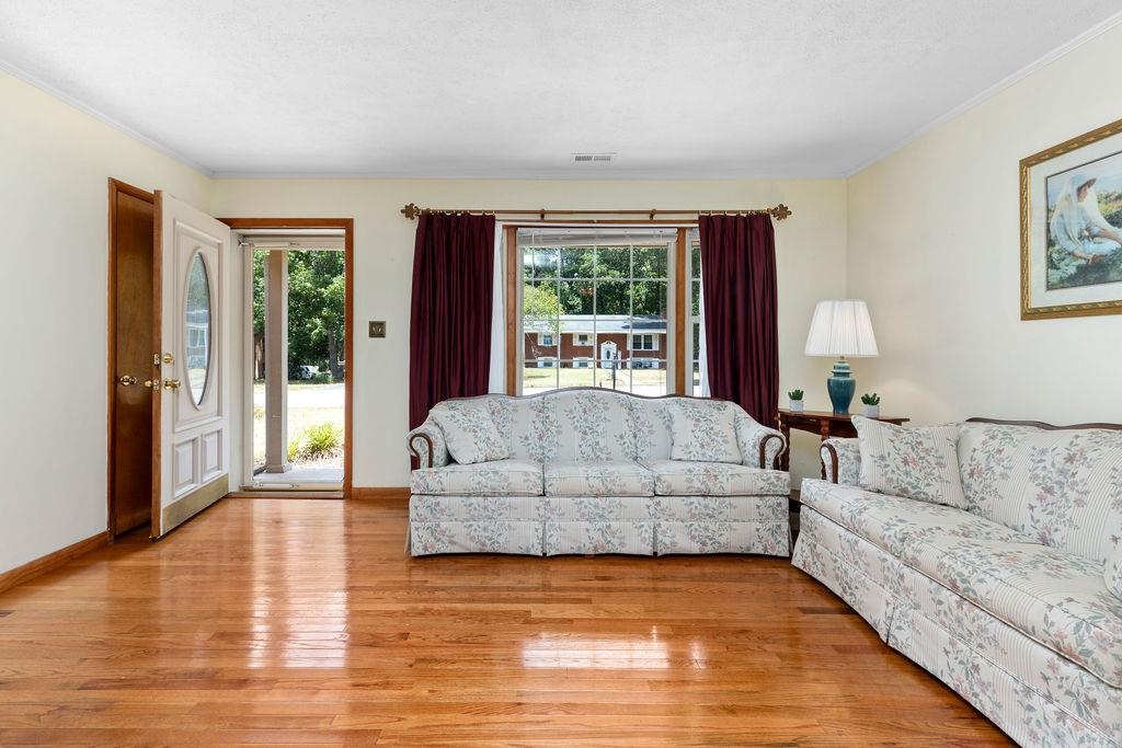 25 FLINT MOUNTAIN DR