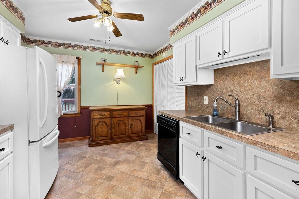 25 FLINT MOUNTAIN DR