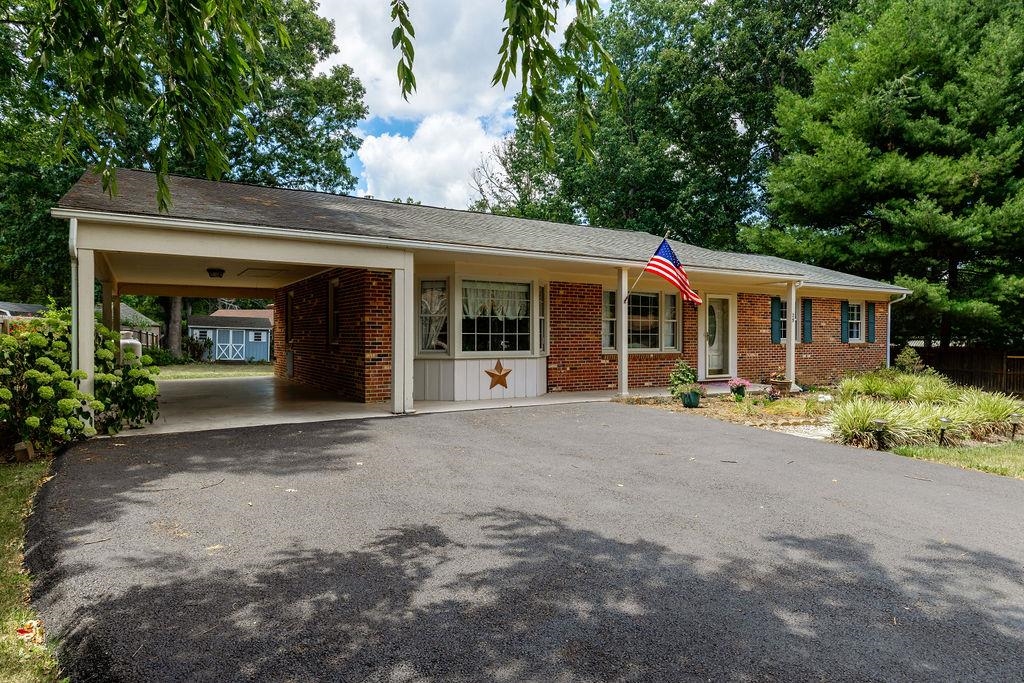 25 FLINT MOUNTAIN DR