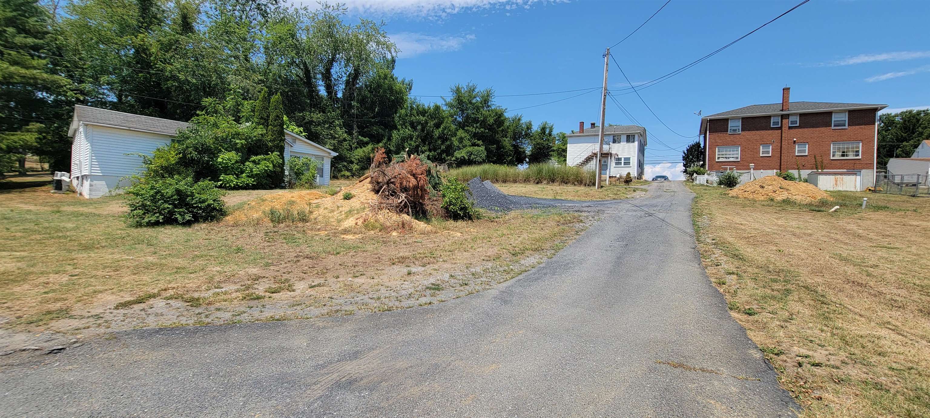 1928 & 1930 LYNDHURST RD